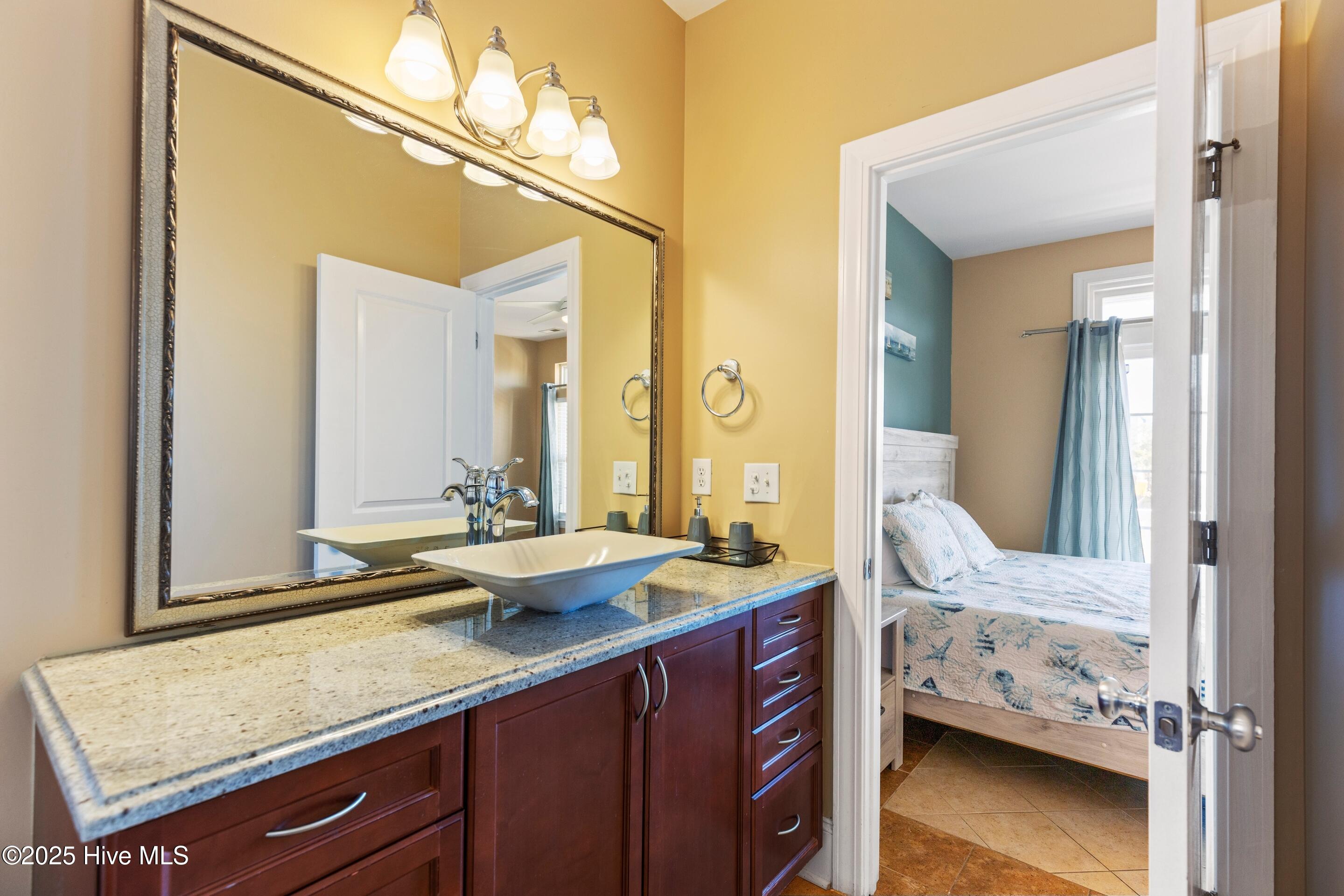 100546676 | Photo 34