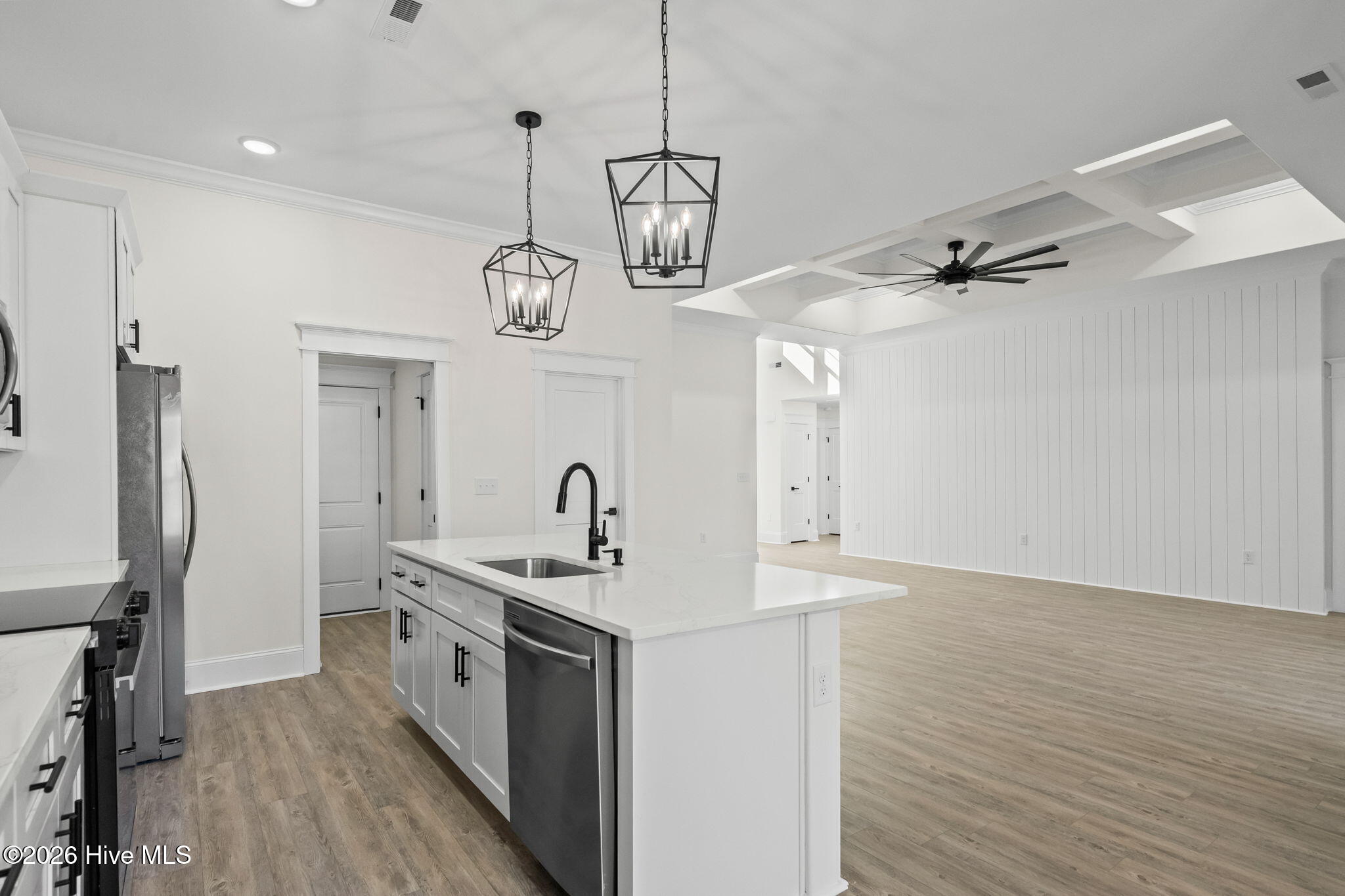 100552175 | Photo 15