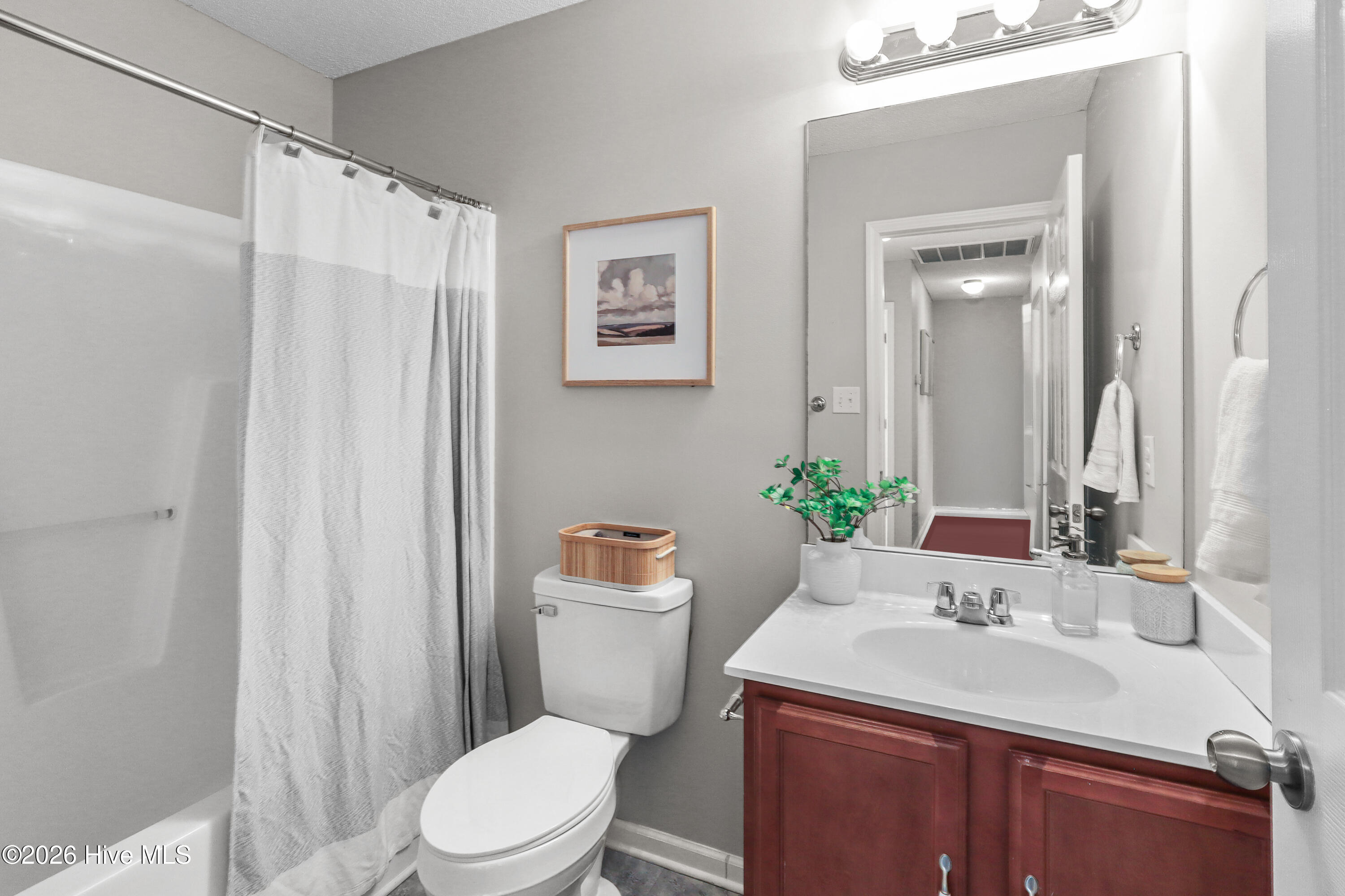 100554505 | Photo 36