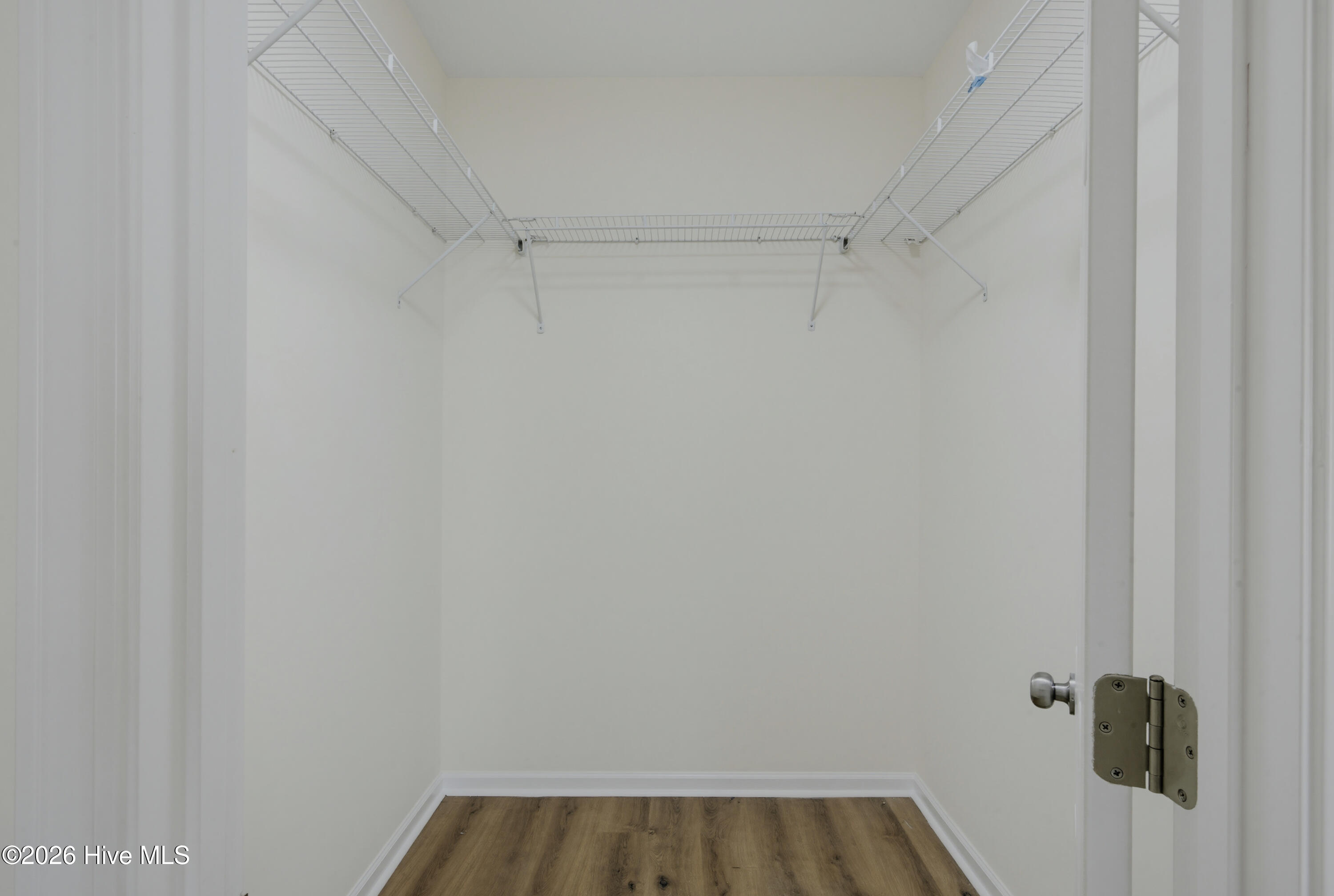 100563323 | Photo 14