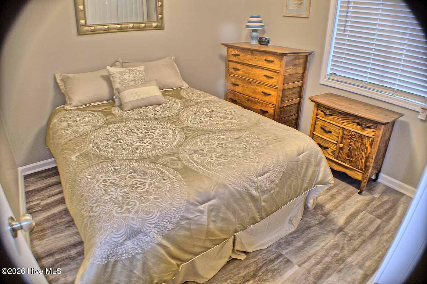 100568080 | Photo 15