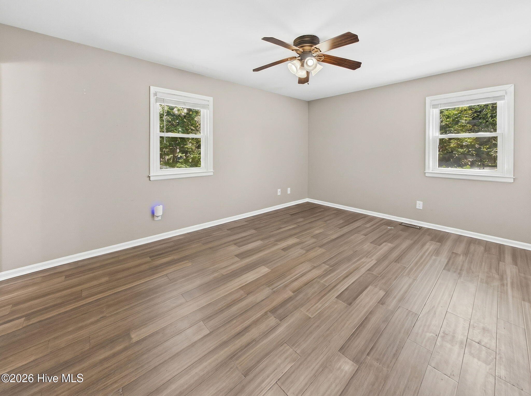 100569518 | Photo 20