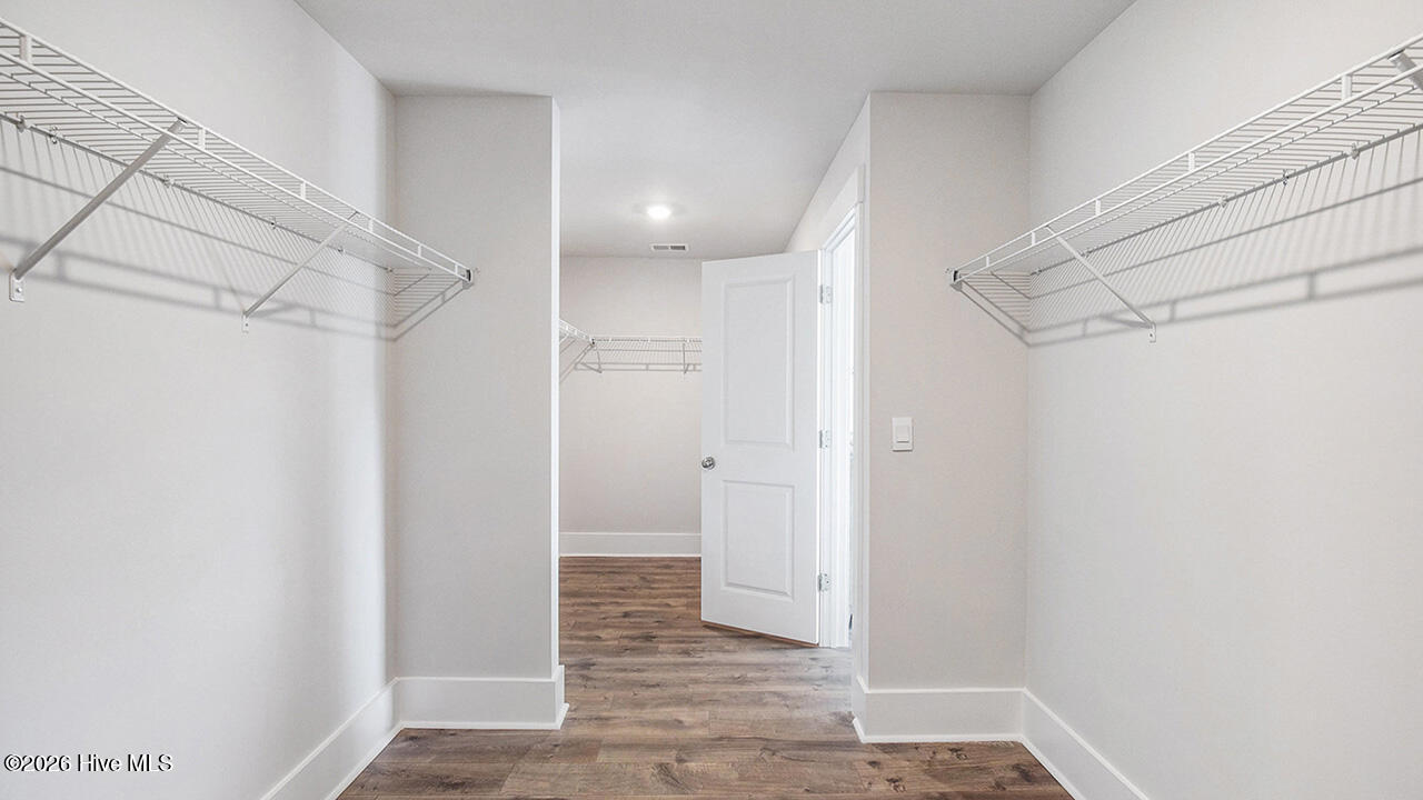 100567119 | Photo 24