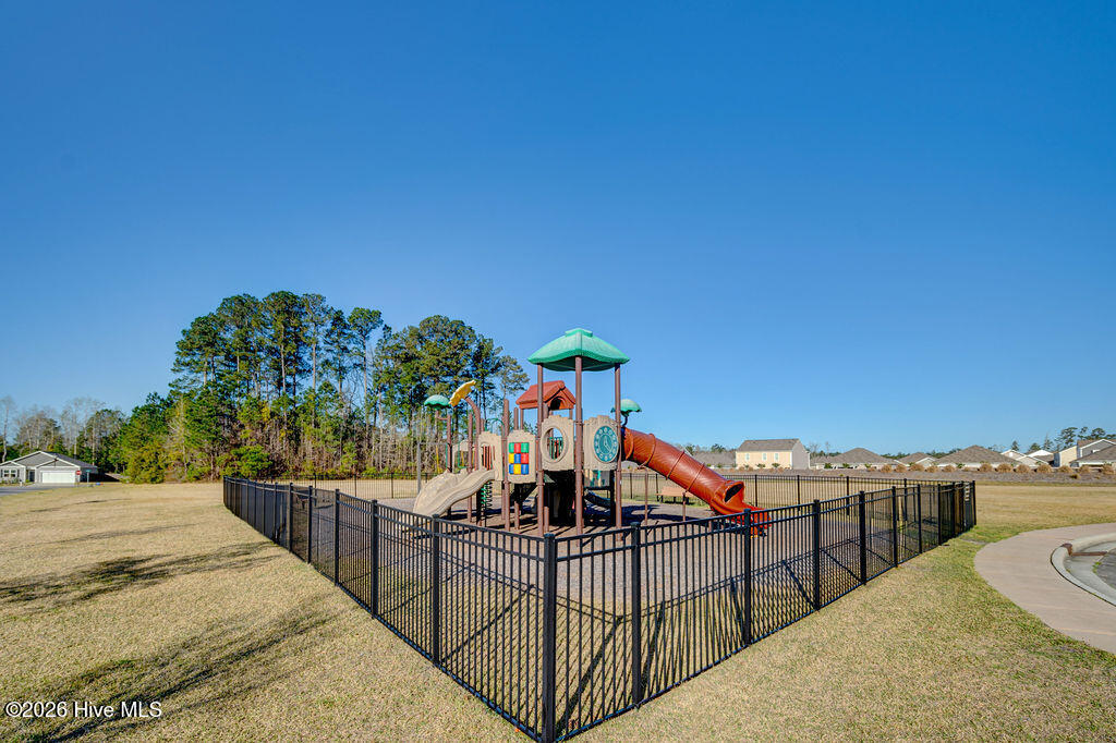 100560192 | Photo 42