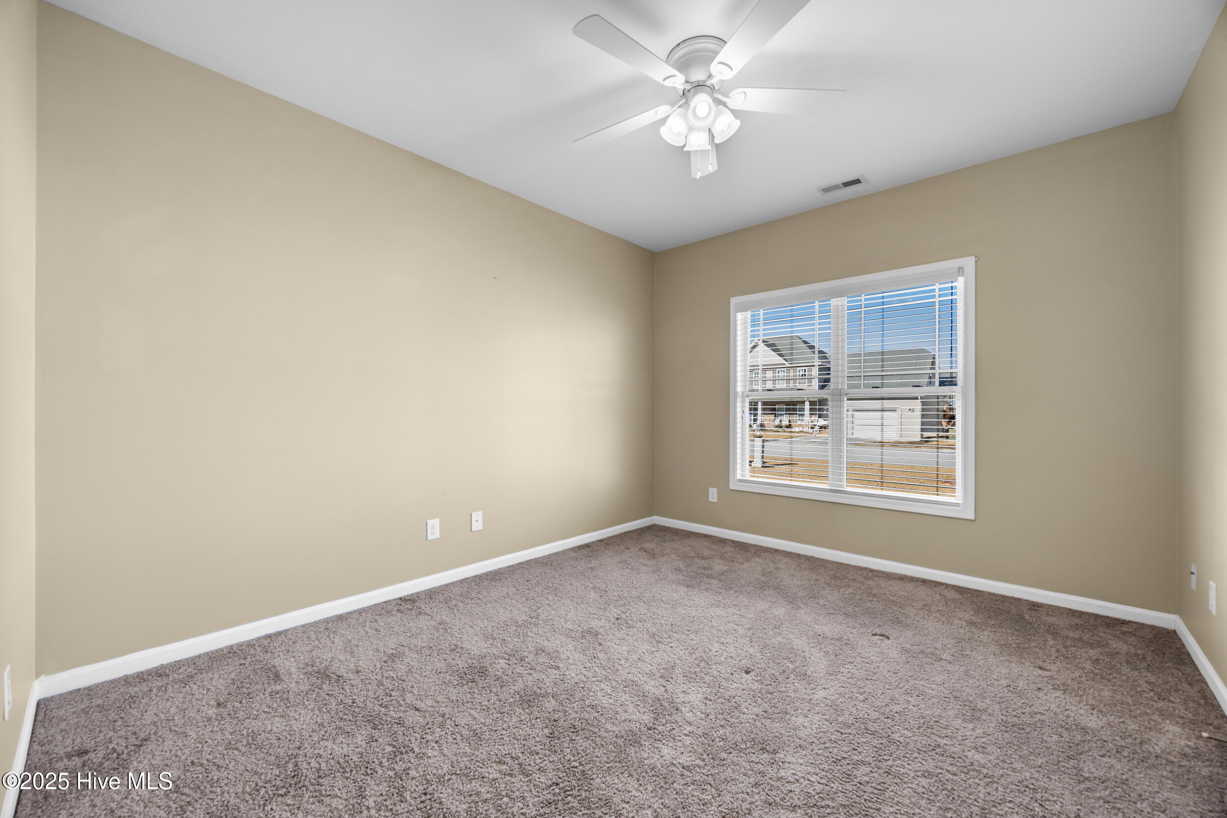 100546907 | Photo 25