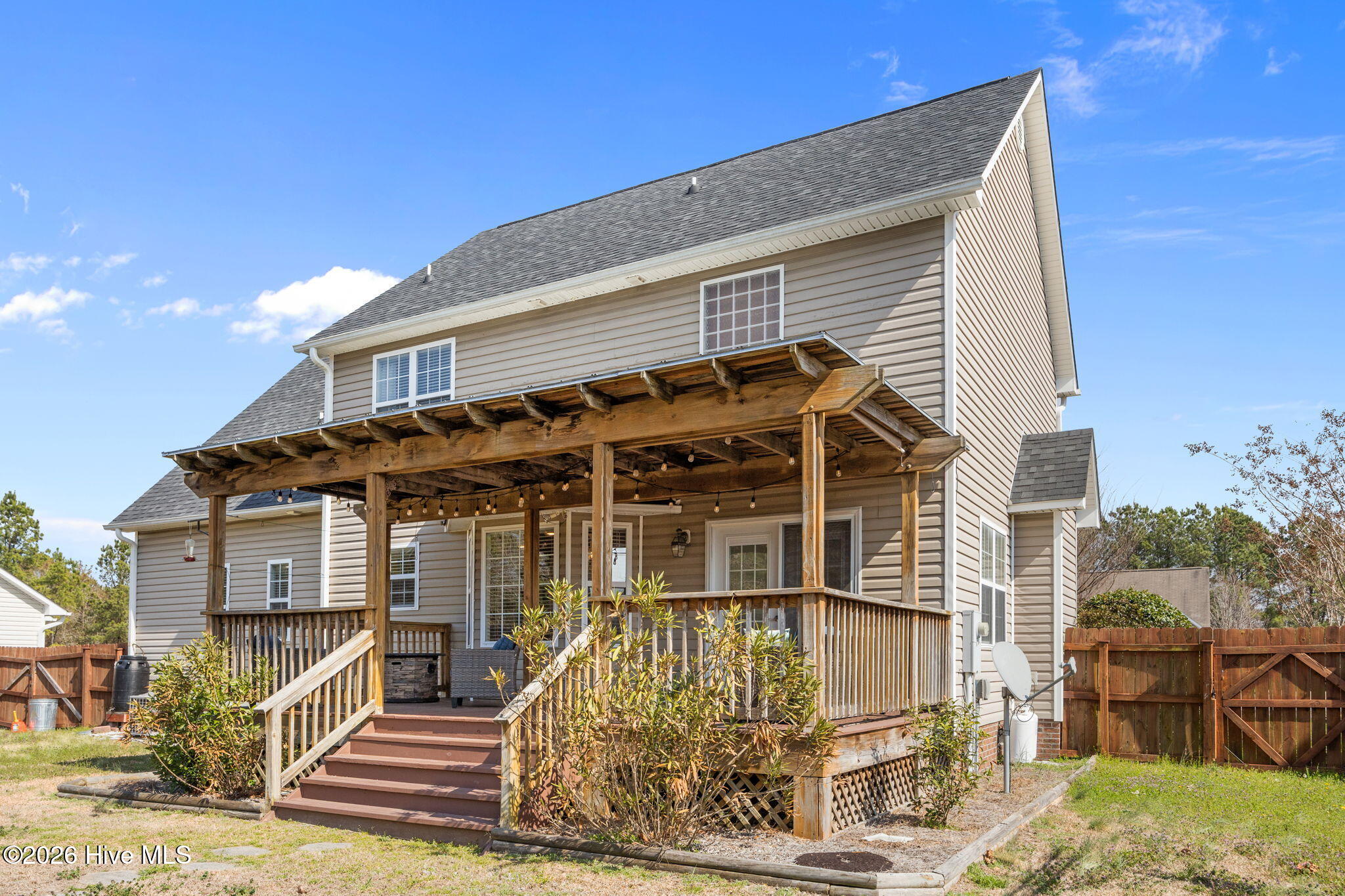 100558260 | Photo 41