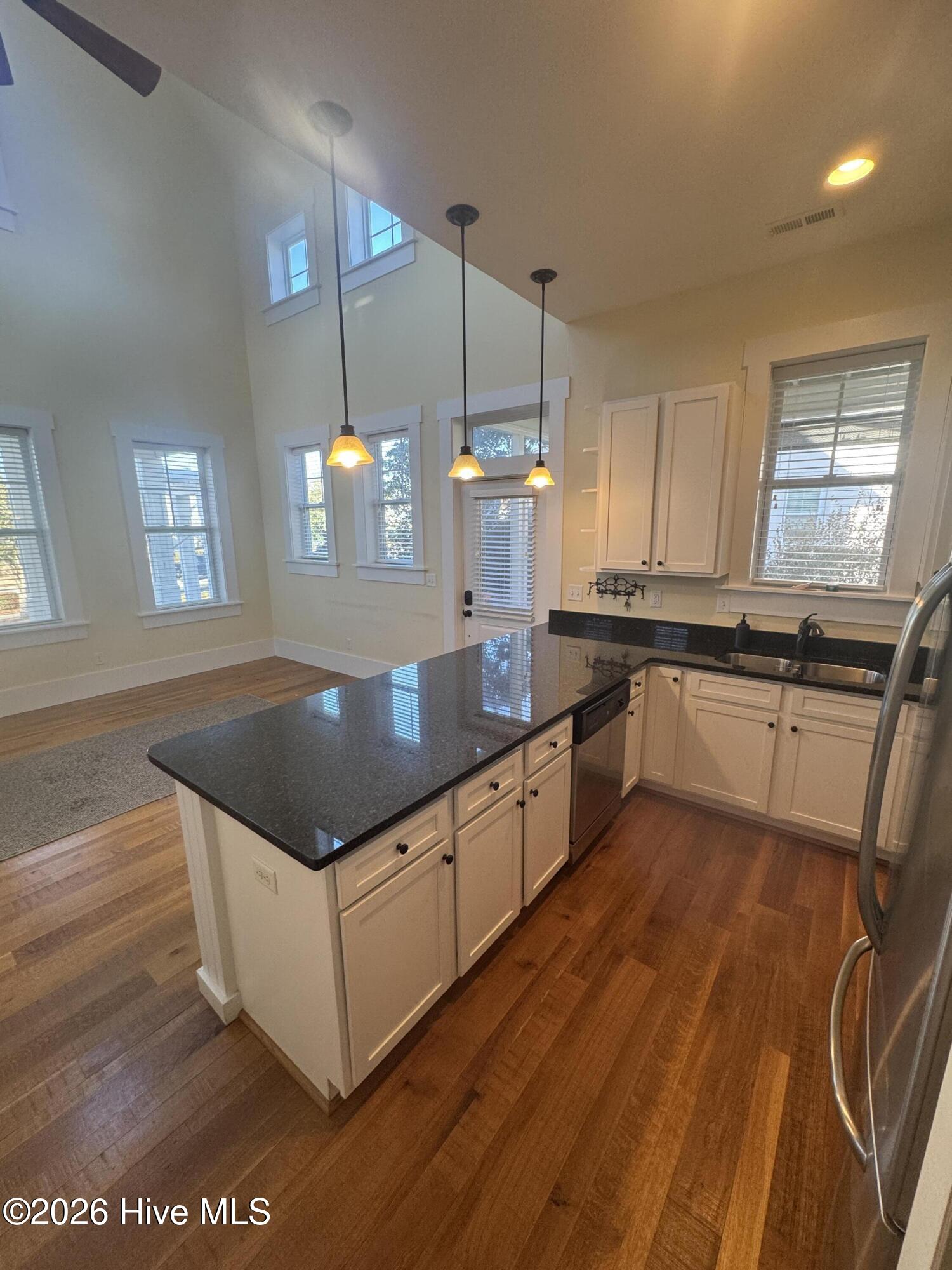 100555381 | Photo 10