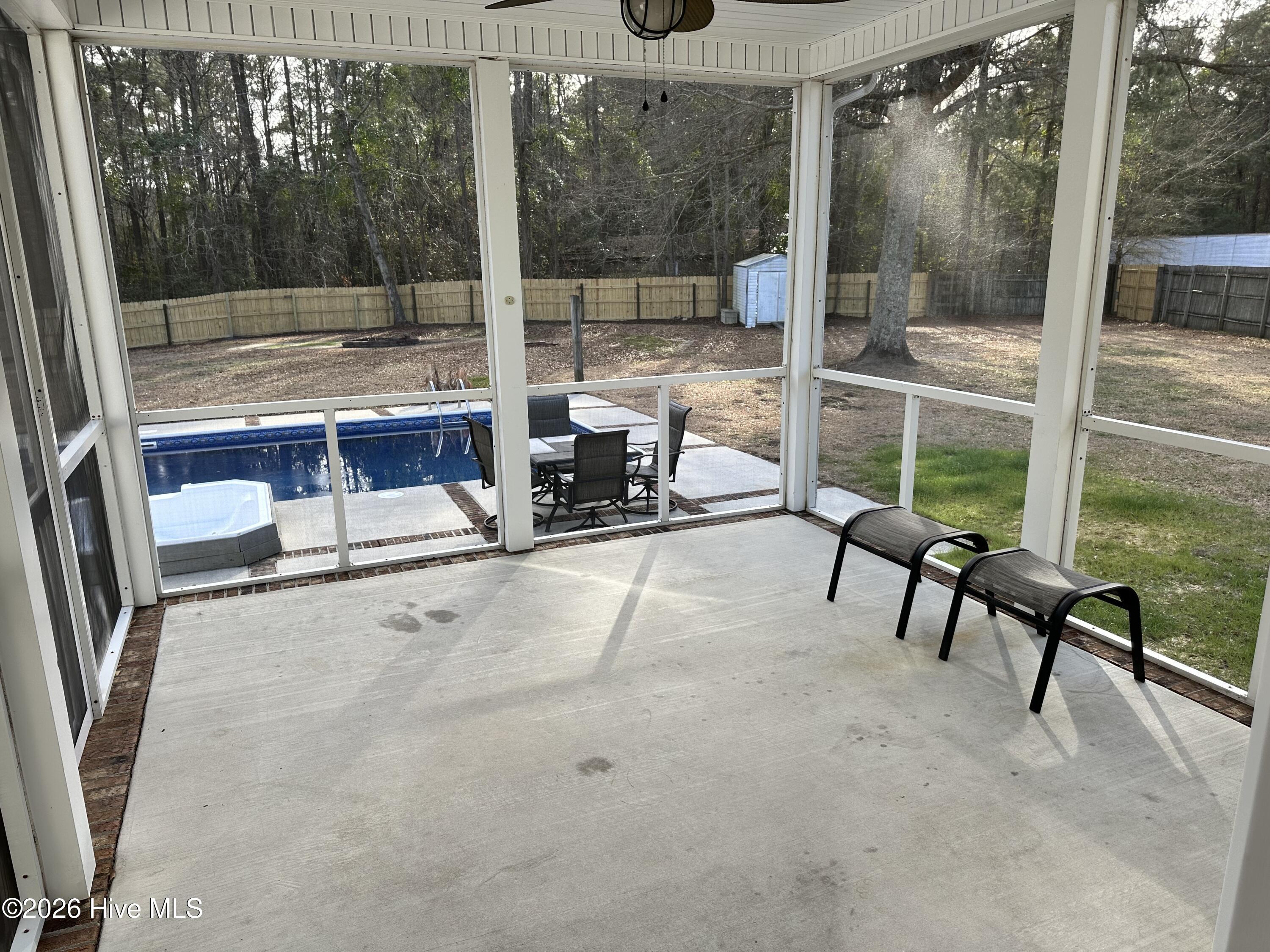 100551305 | Photo 60