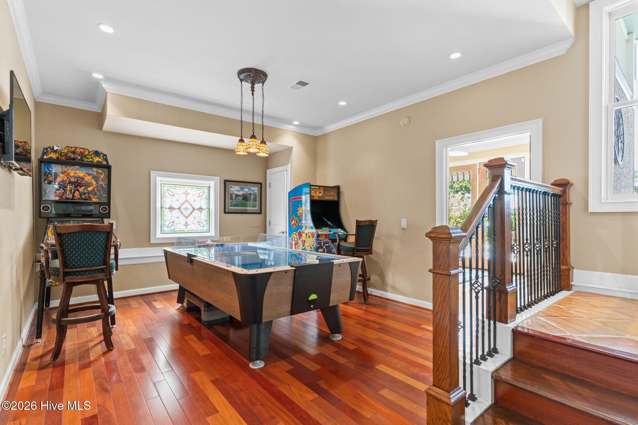 100554709 | Photo 21