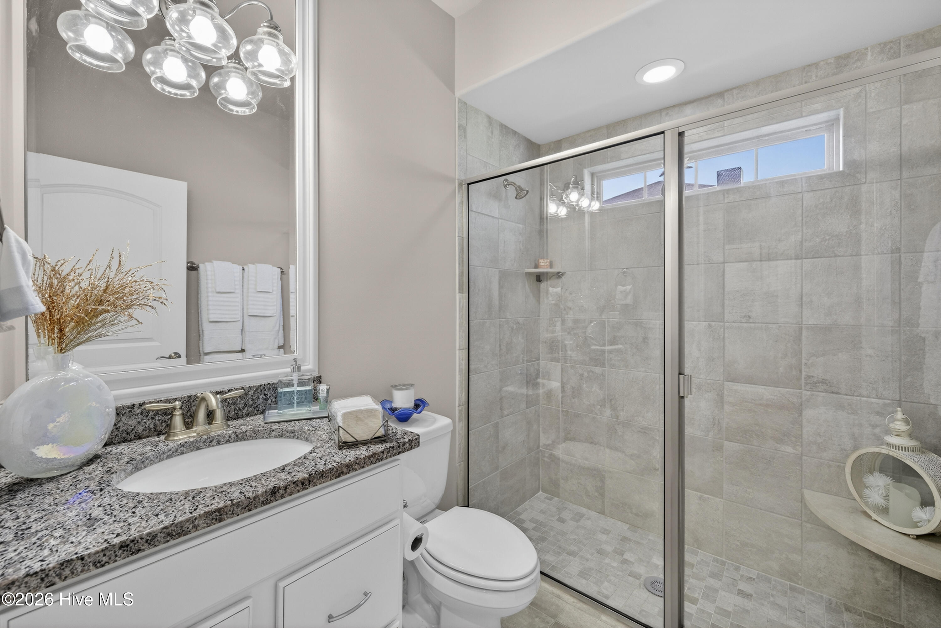 100562254 | Photo 33