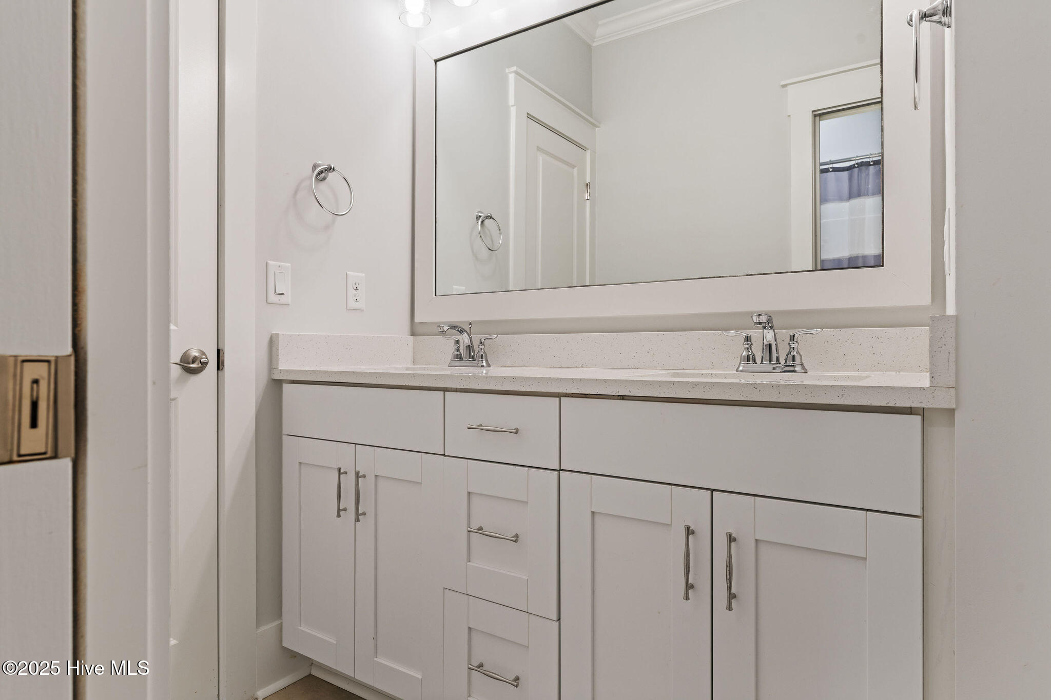 100523892 | Photo 55