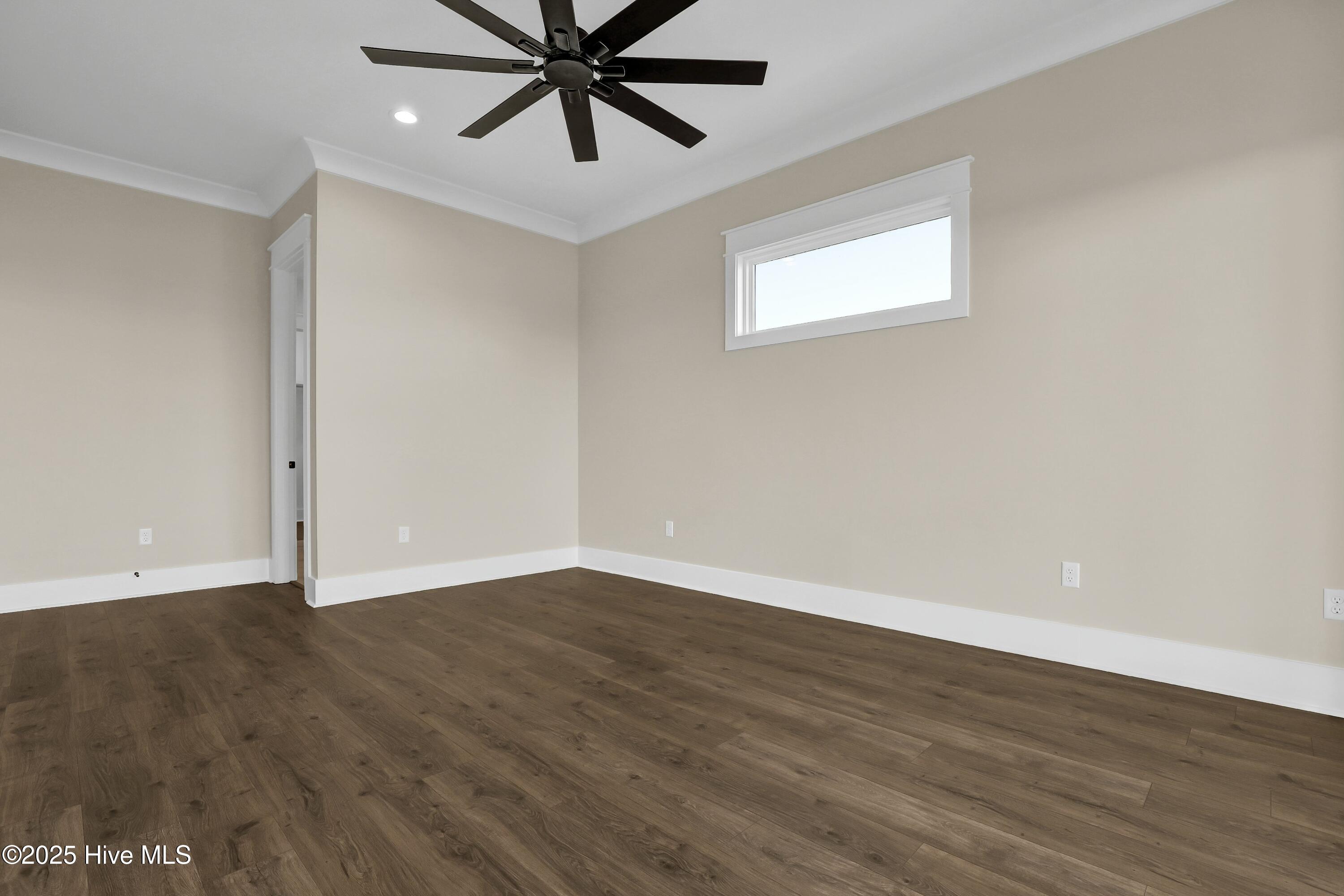 100544743 | Photo 32