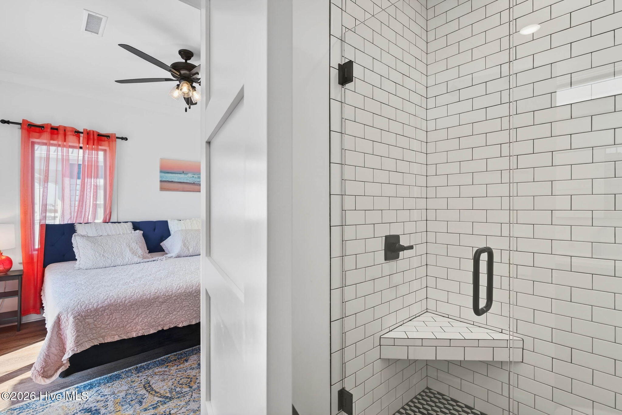 100561676 | Photo 18