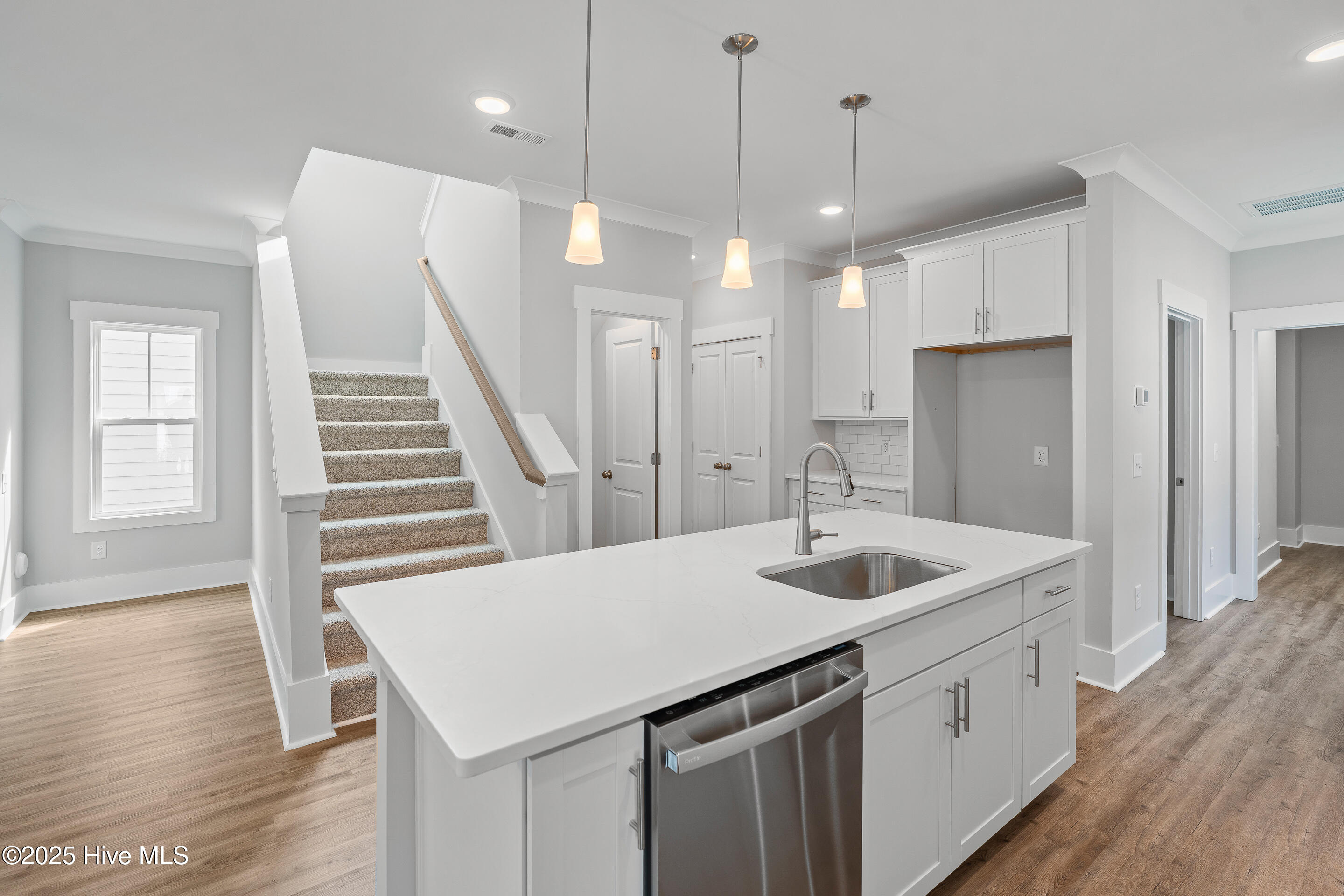 100506457 | Photo 22