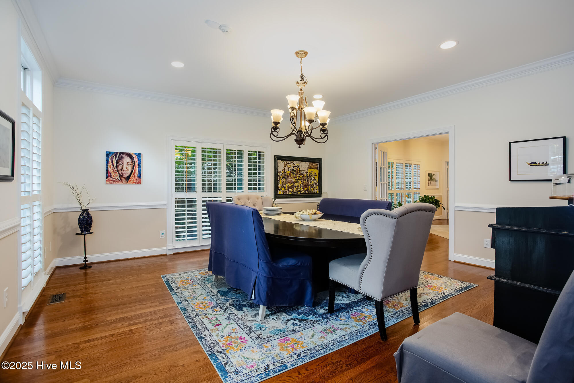 100532044 | Photo 12