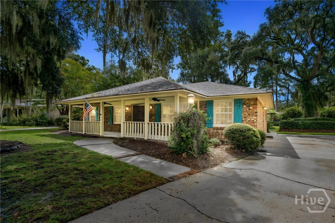 Photo 3 of Single family home for sale at 2421 Dolphin Dr, Savannah, GA 31406 | MLS# SA364276 | Listing updated on 2026-09-19