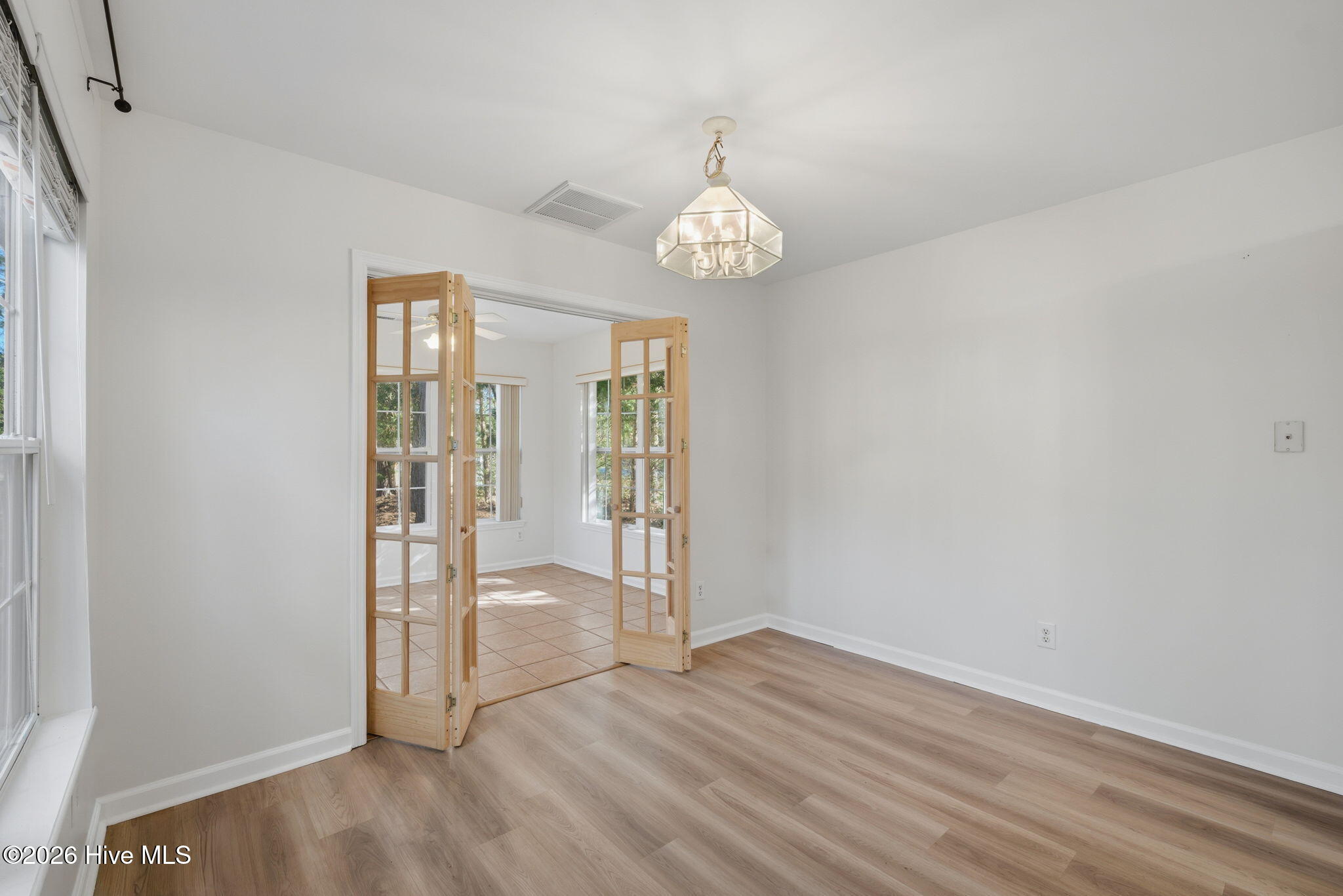 100551070 | Photo 16