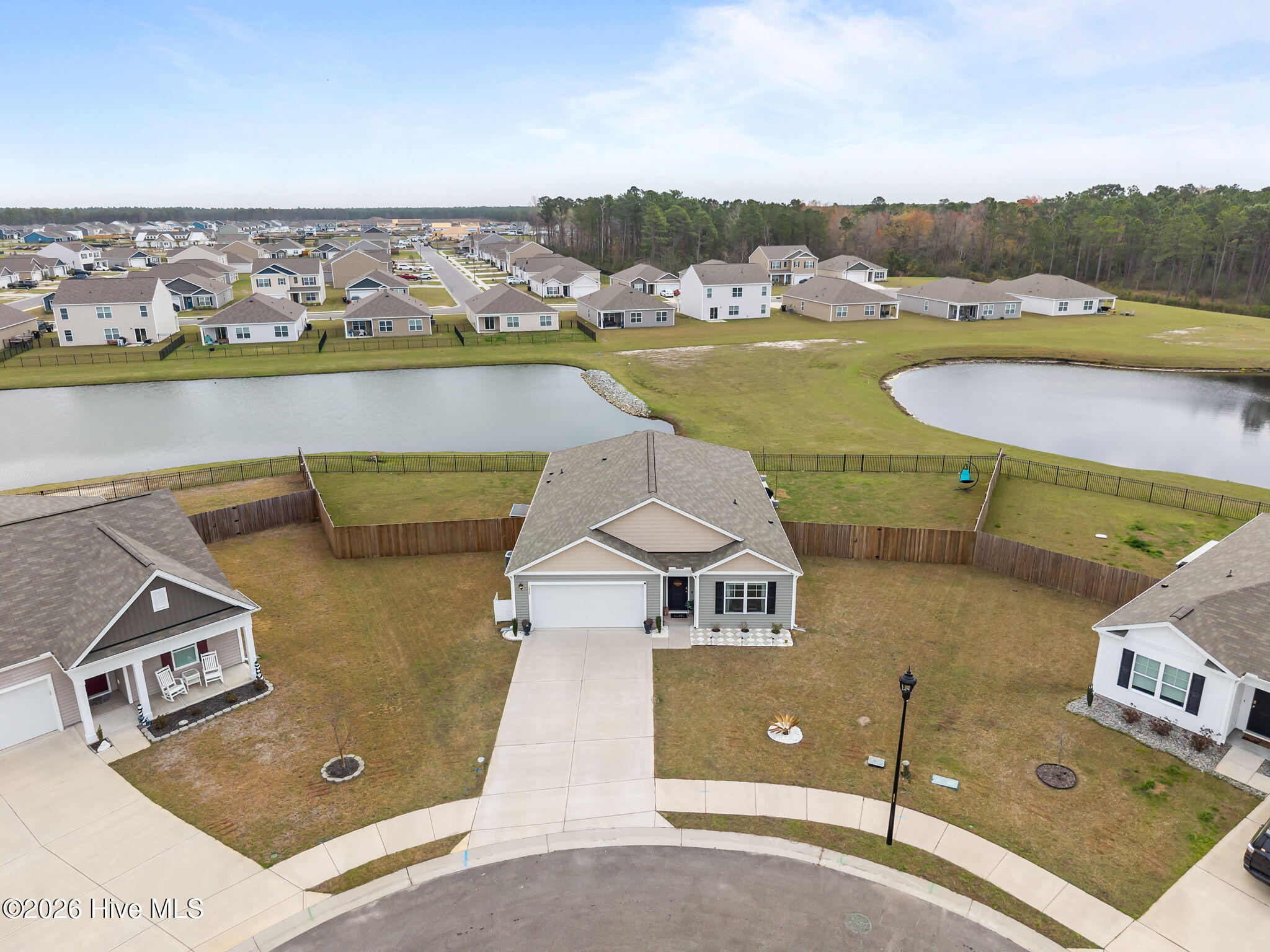 100558929 | Photo 50