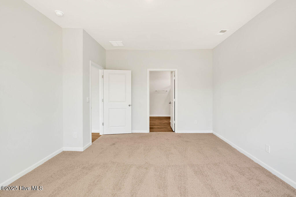 100528911 | Photo 25