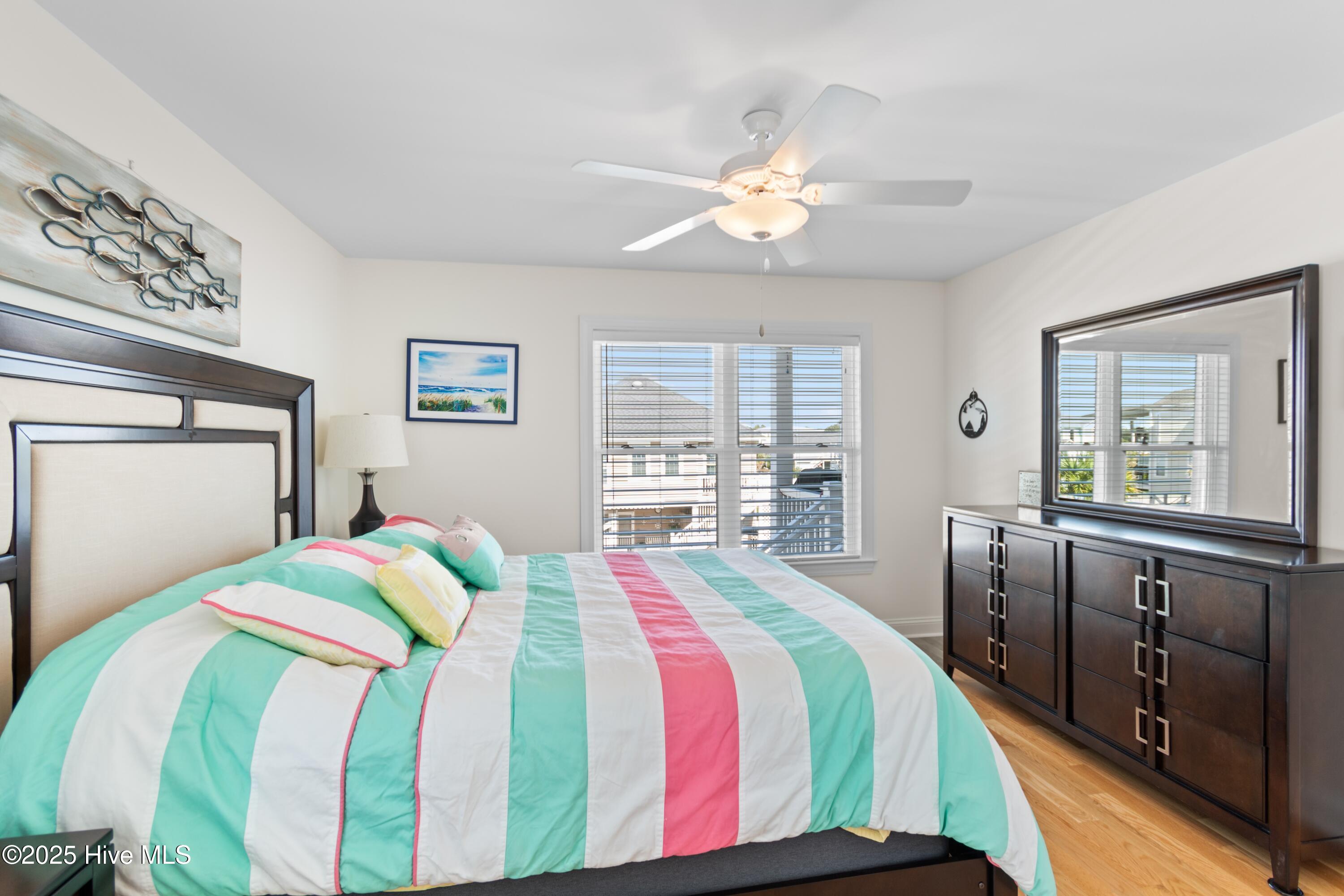 100534441 | Photo 23