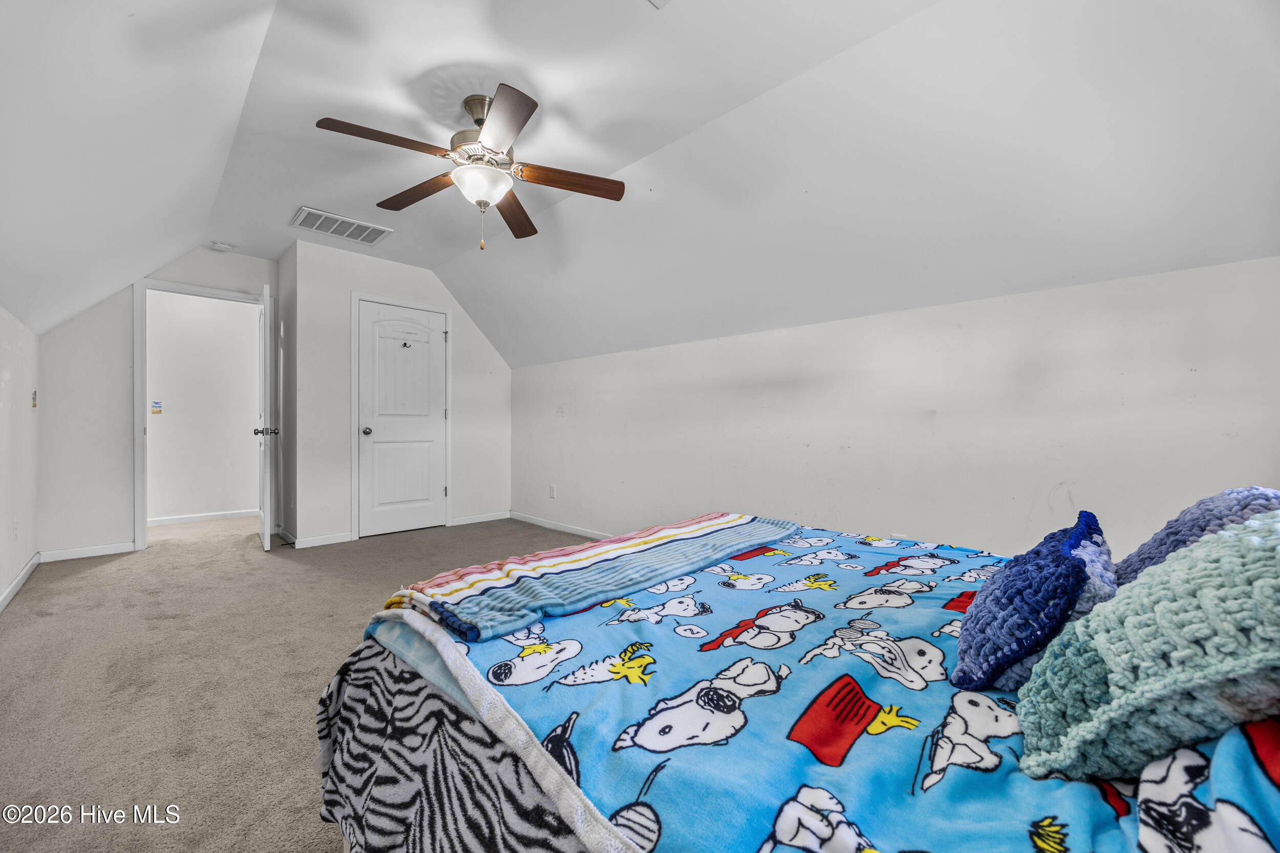 100552443 | Photo 21