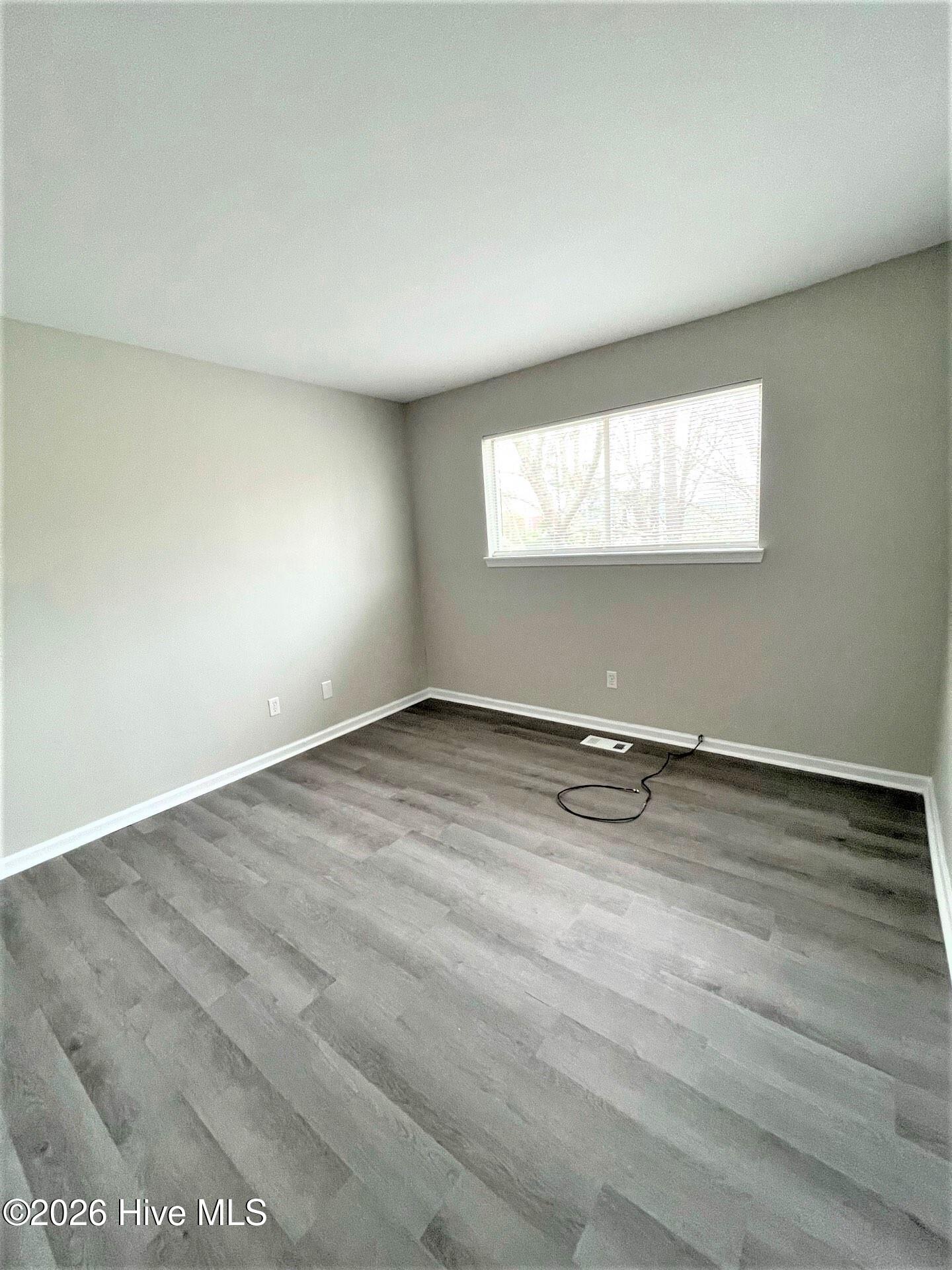 100566480 | Photo 19