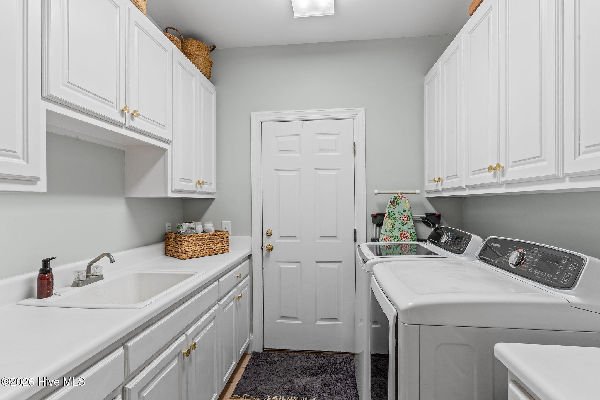 100556874 | Photo 43