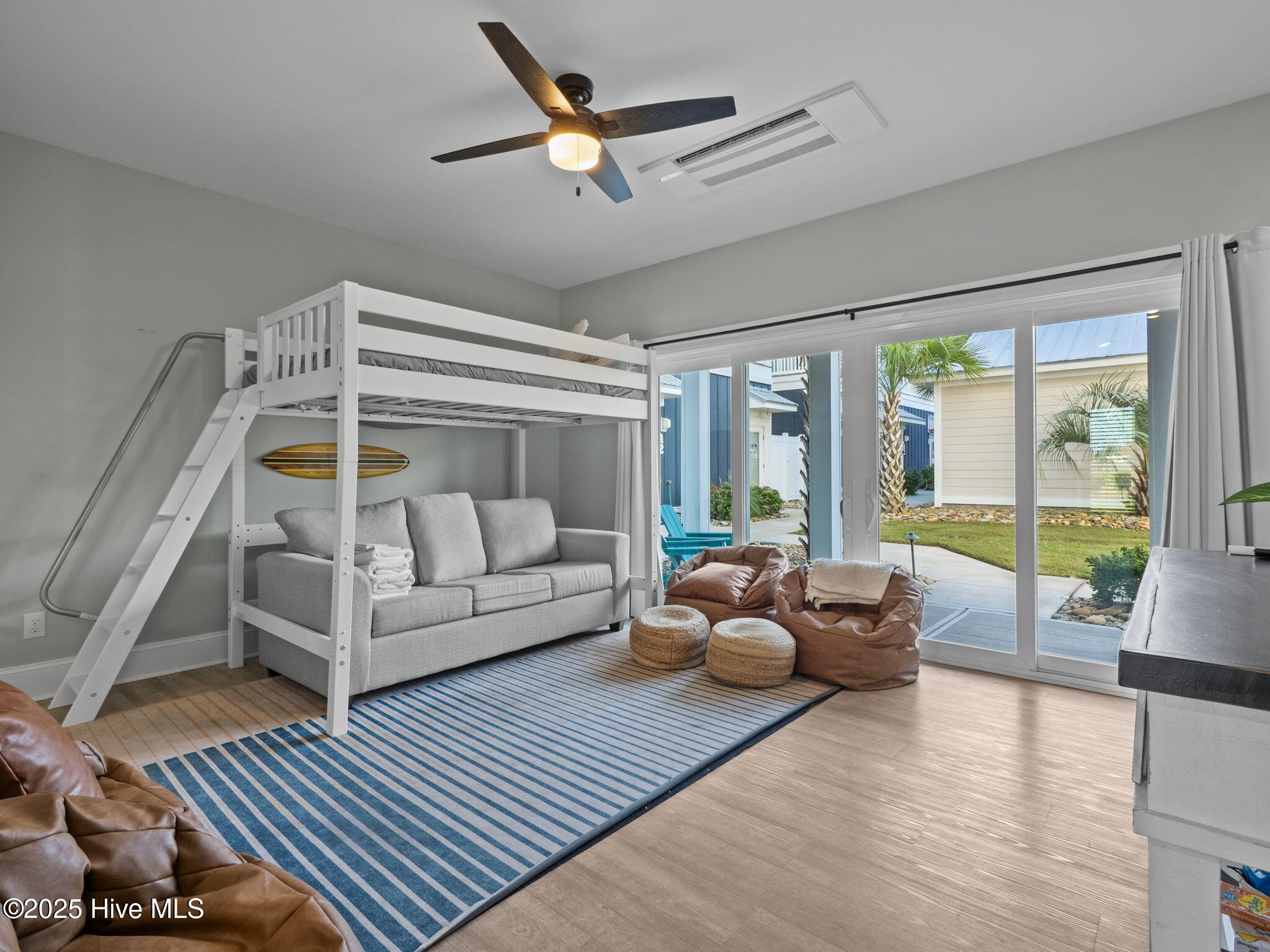 100535582 | Photo 13