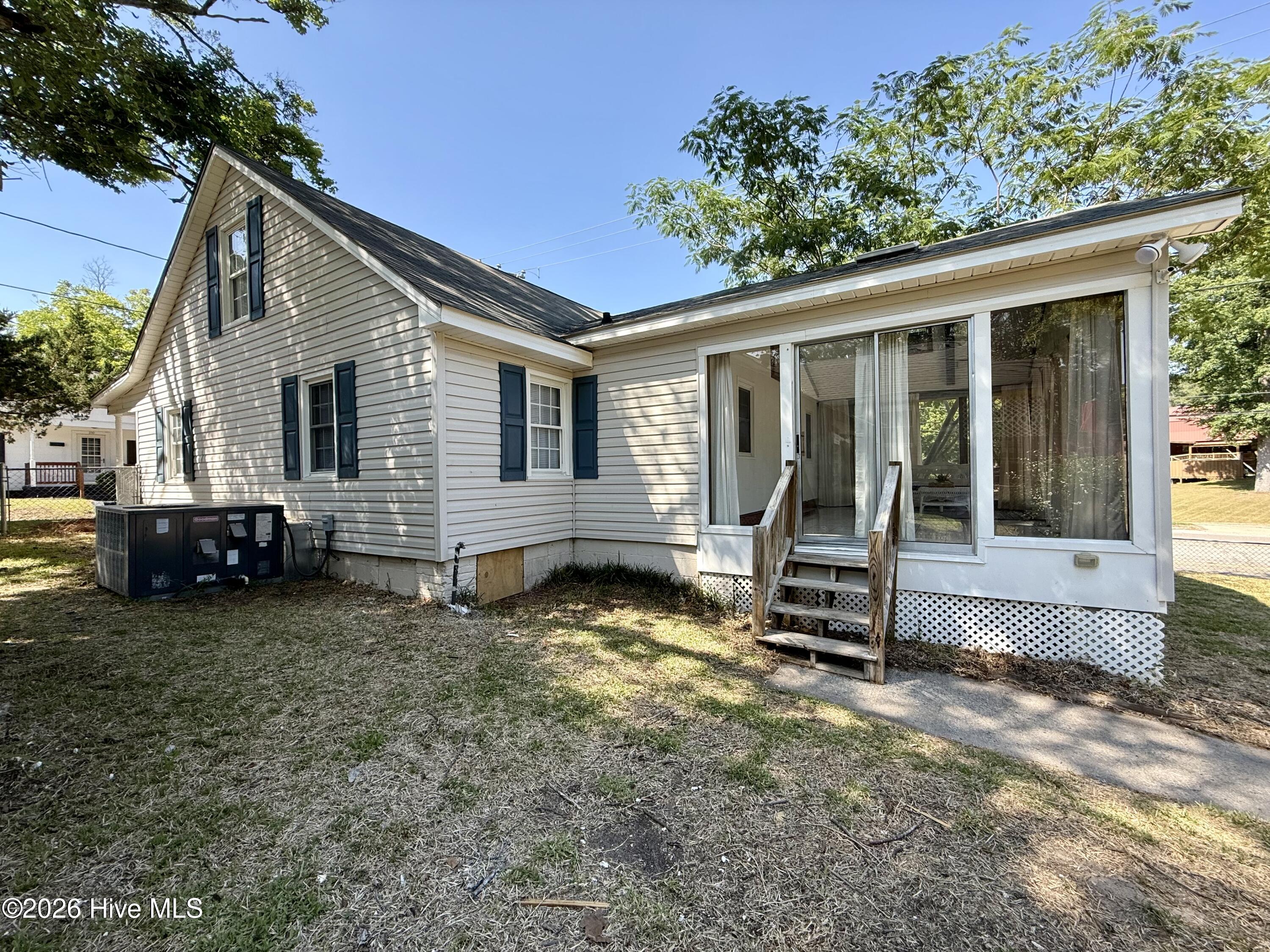 Homes for sale in Williamston, NC | 101 Cherry St, Williamston, NC 27892 | MLS# 100575931