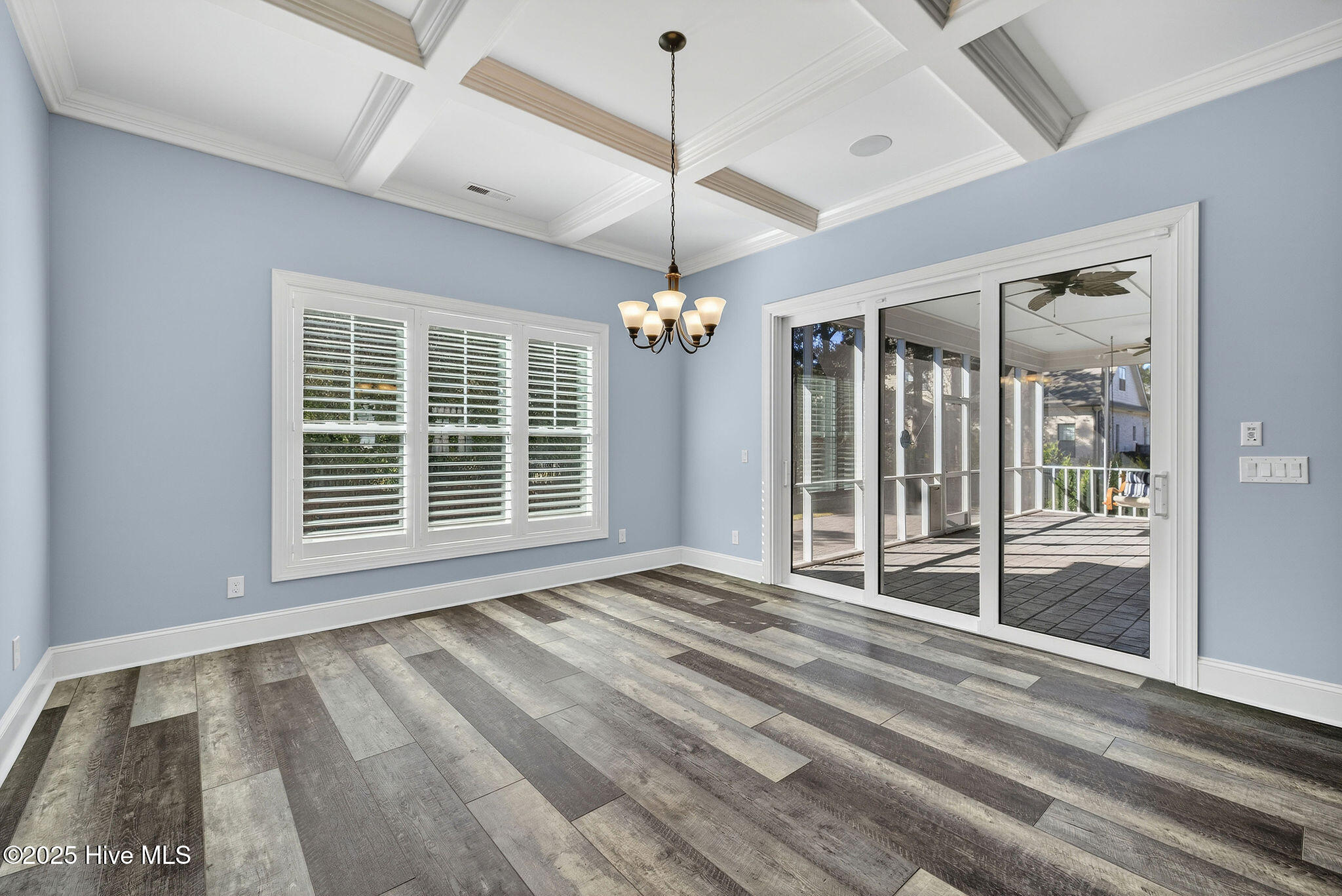 100512498 | Photo 12