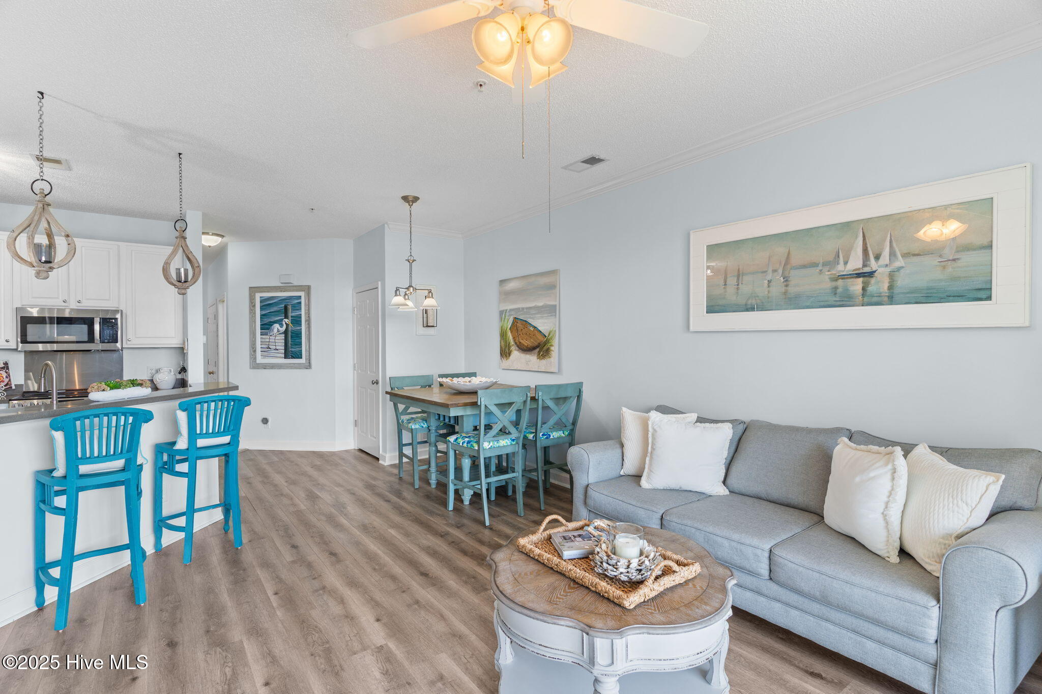 100531707 | Photo 47