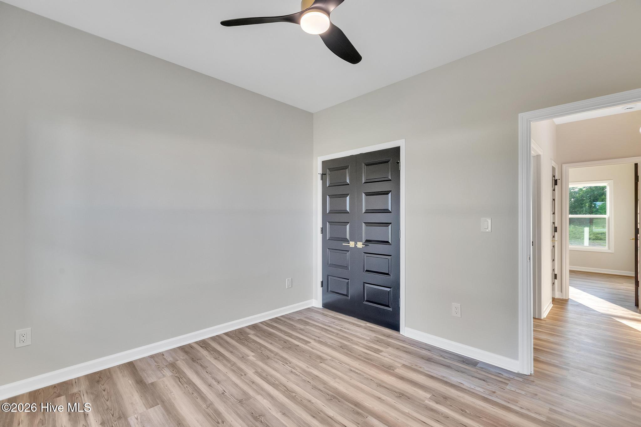 100552595 | Photo 19