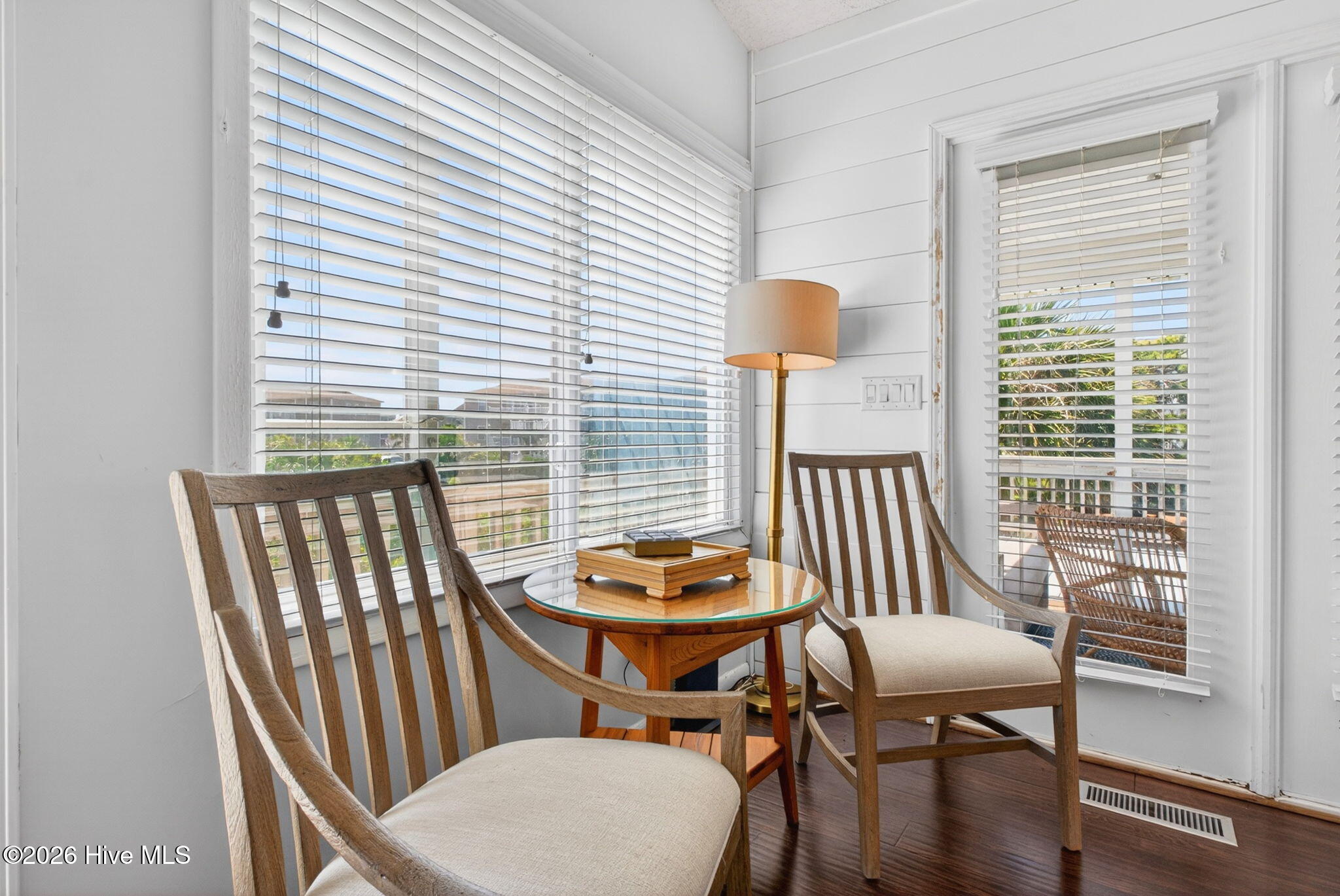 100566511 | Photo 26