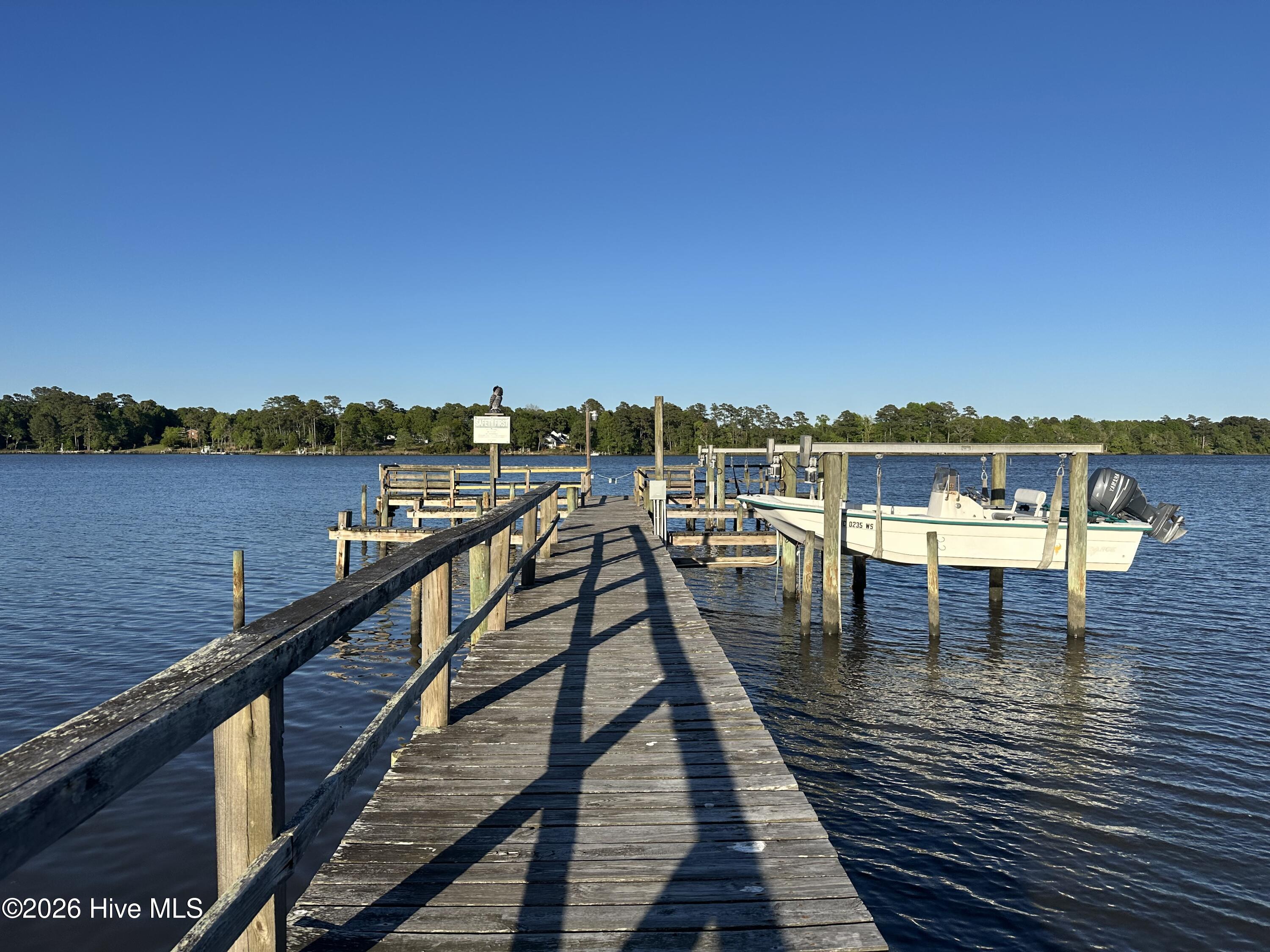 225 Winding Creek Way,Hubert