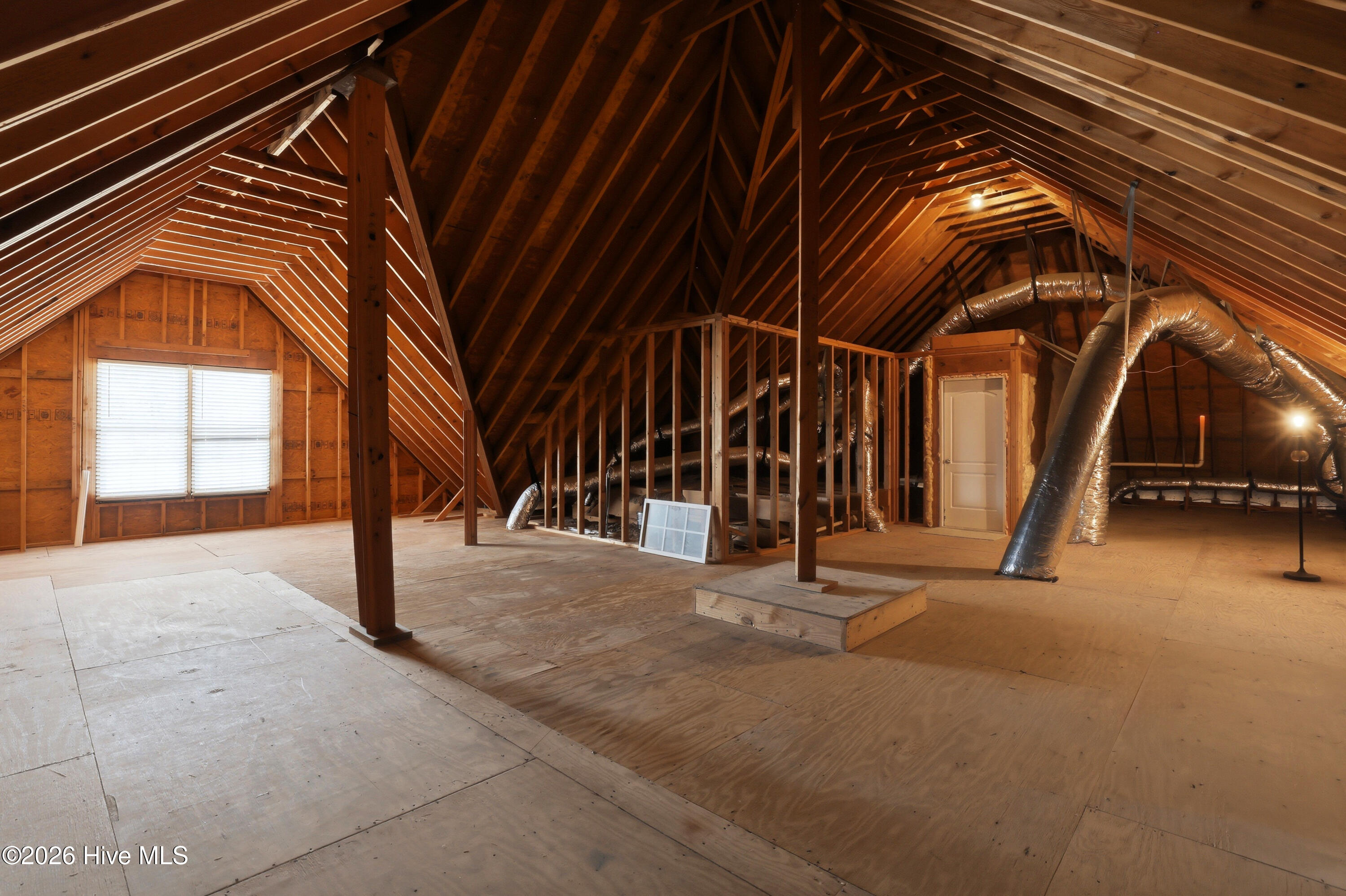 100562697 | Photo 52