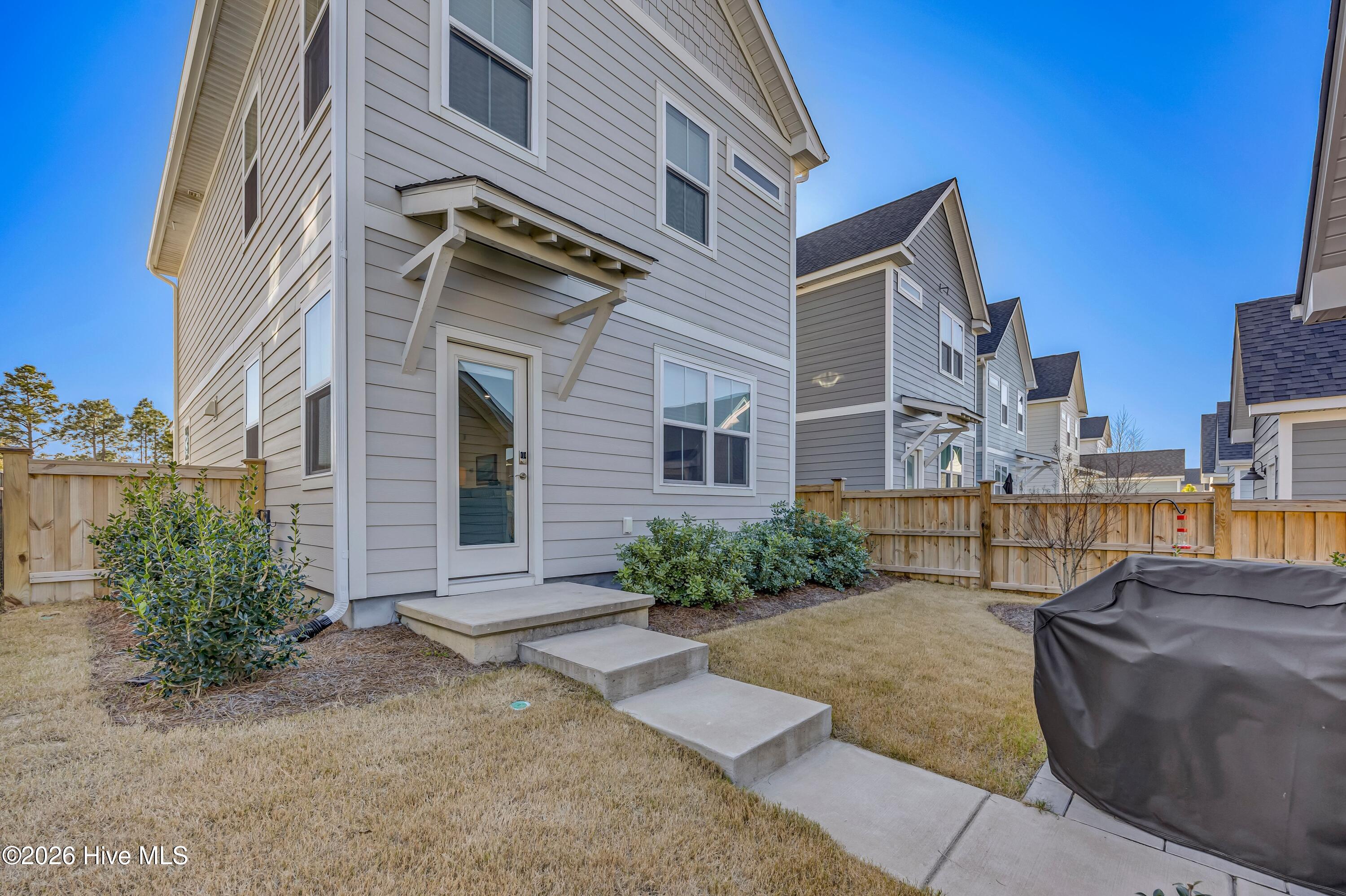 100552147 | Photo 25