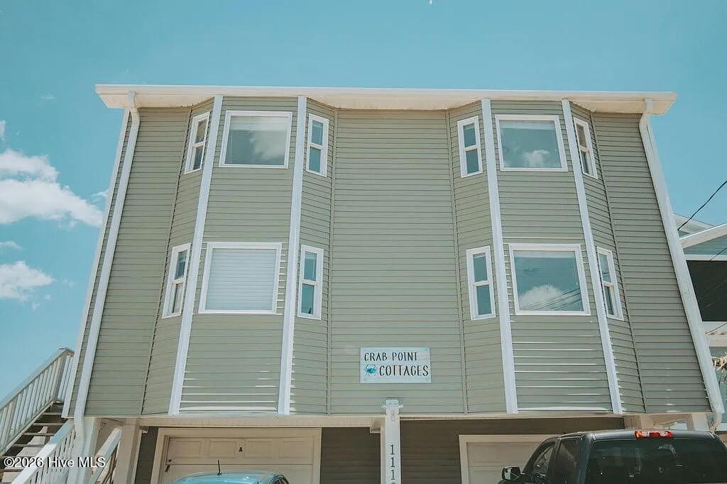 100571762 | Photo 2
