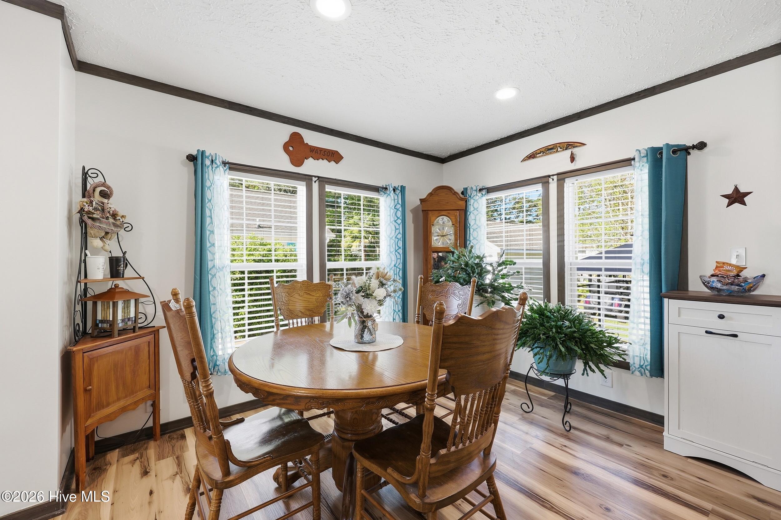 100567202 | Photo 11