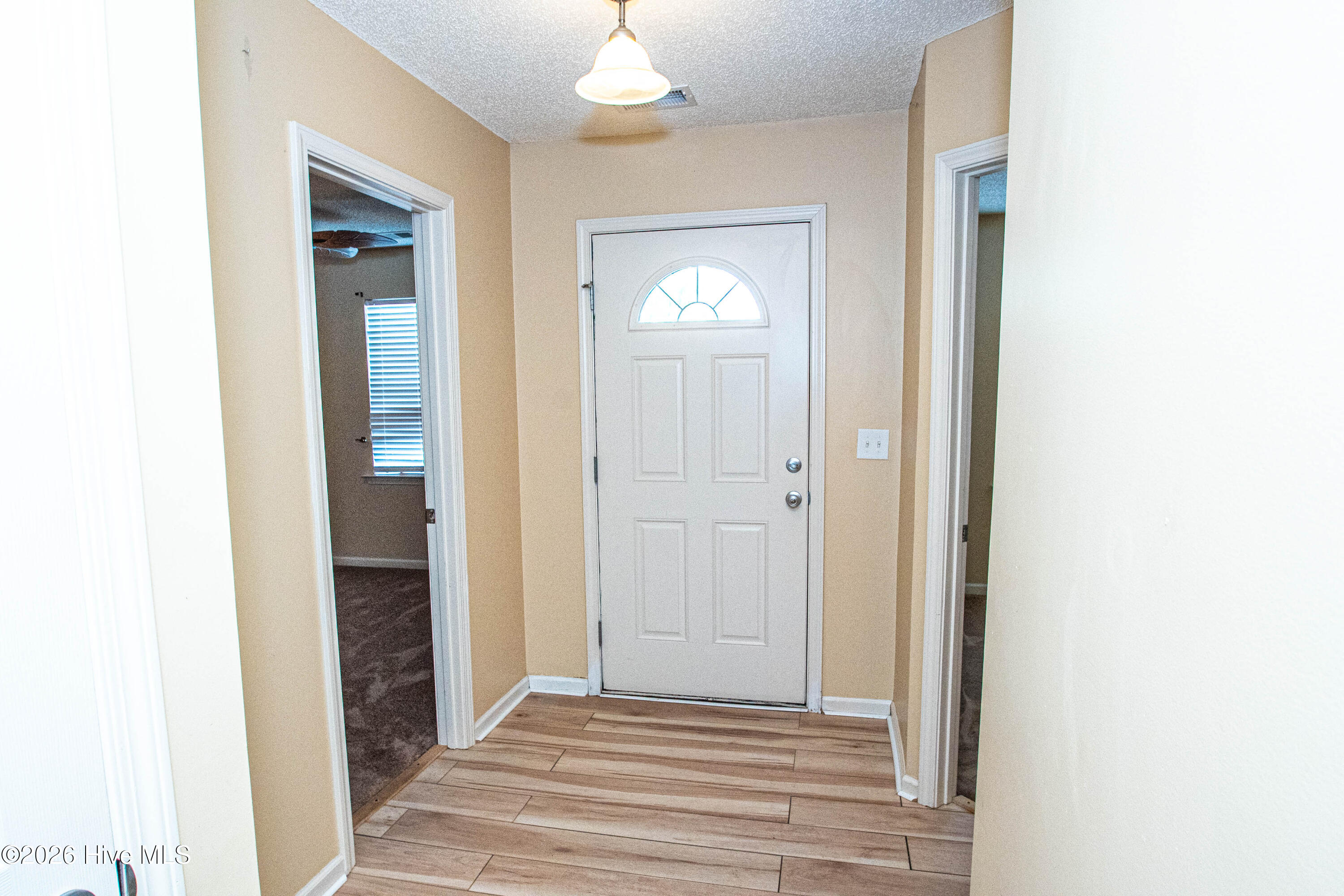 100567931 | Photo 17