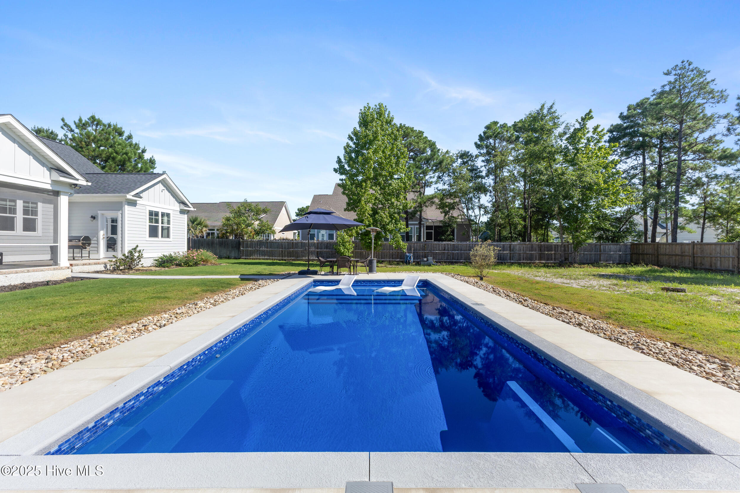 100520337 | Photo 37