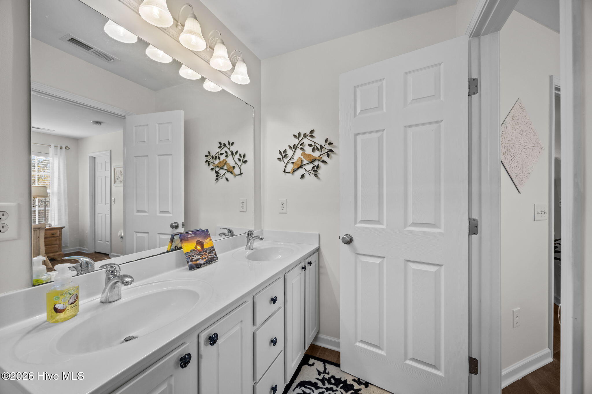 100557016 | Photo 18