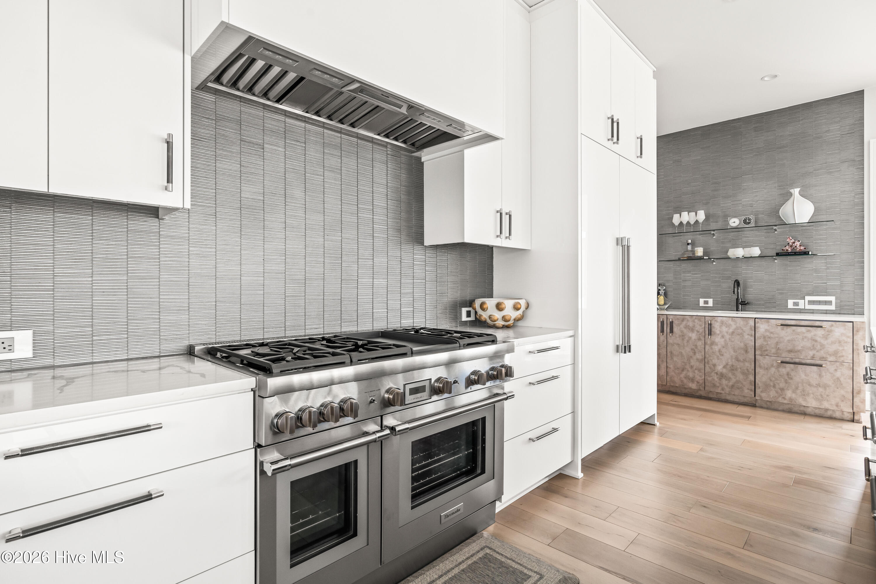 100567165 | Photo 25