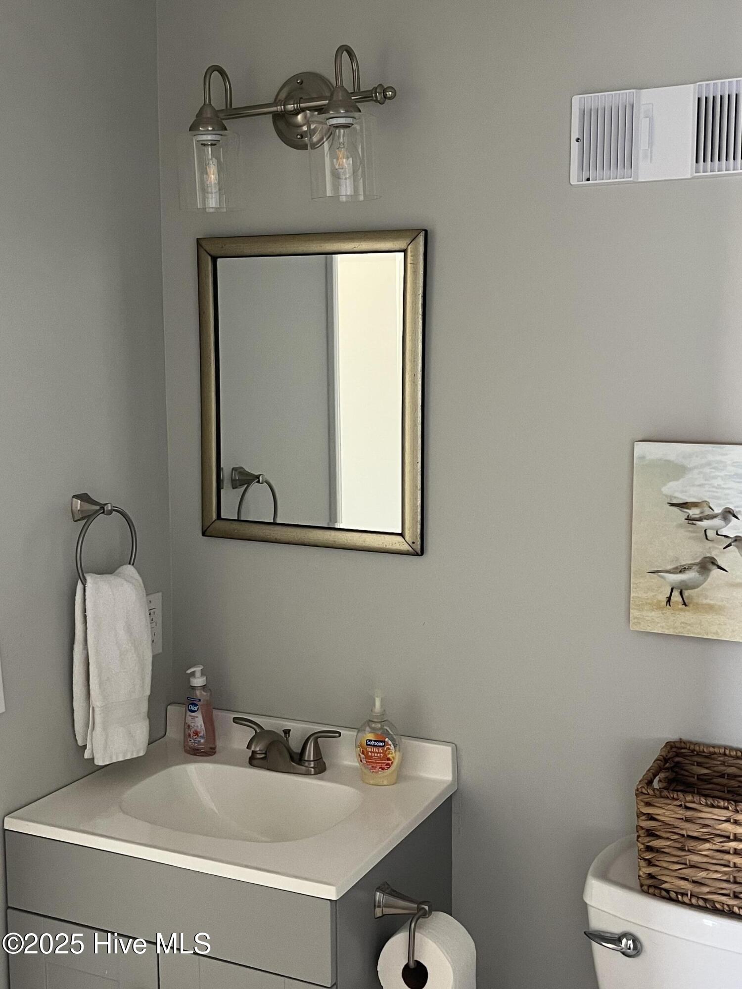 100555345 | Photo 12