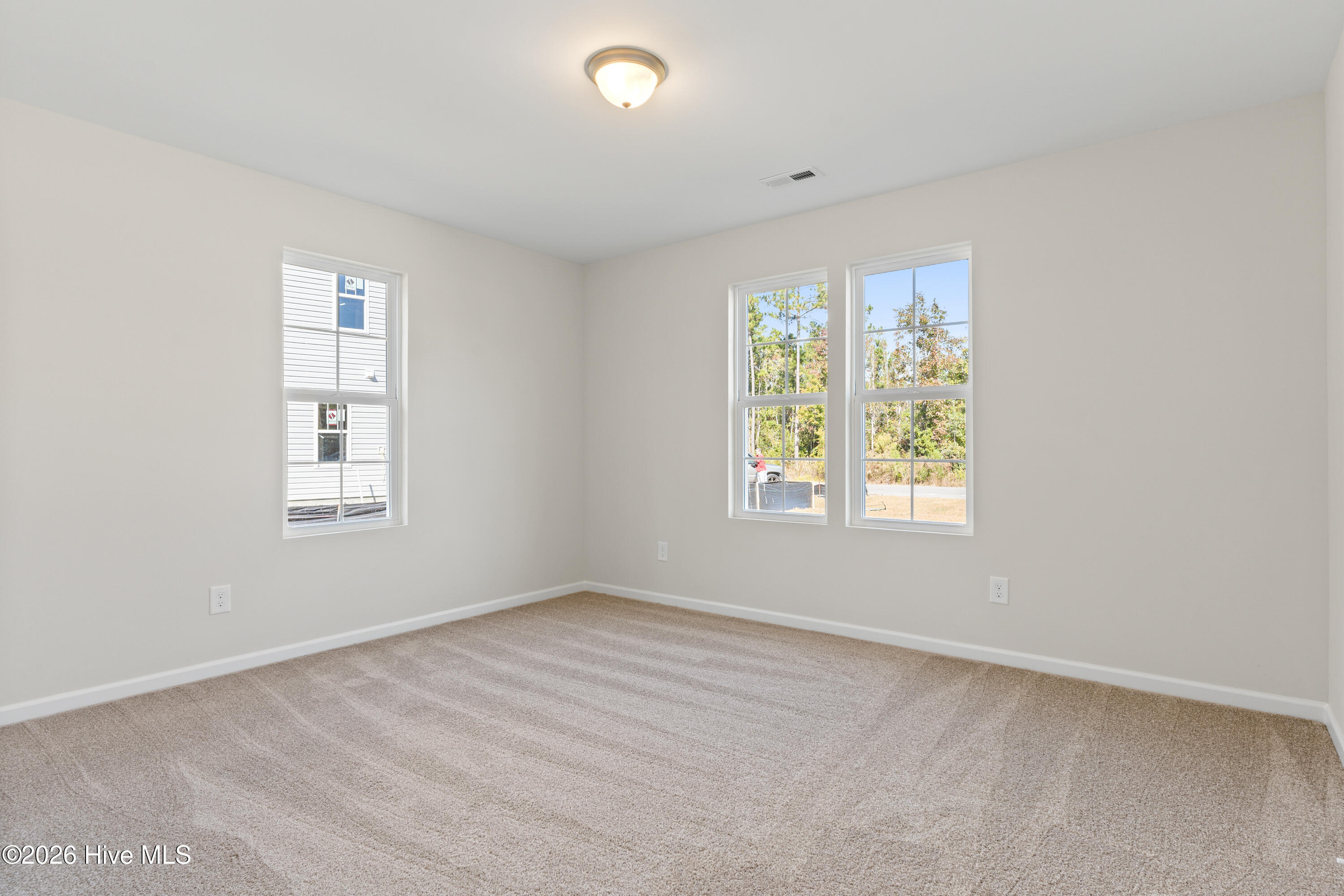 100554240 | Photo 25