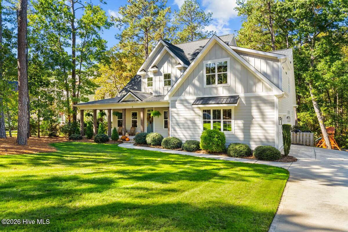 6 Arbutus Lane