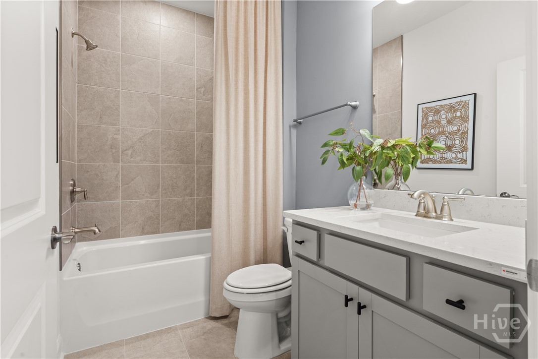 Pictures, photographs, colors, features, and sizes are for illustration purposes only and will vary from the homes as built.