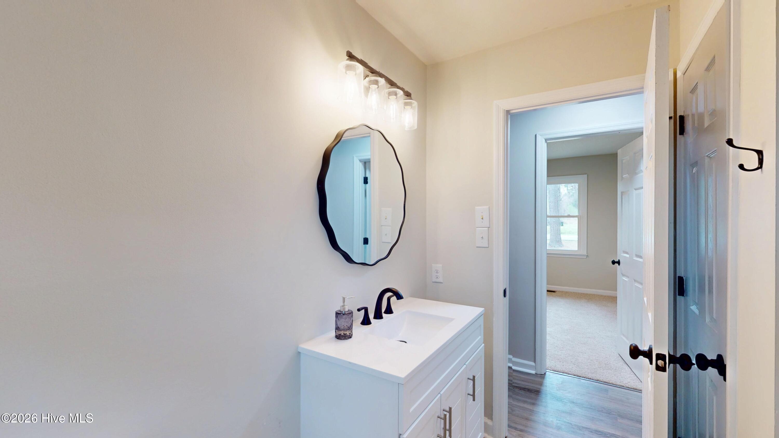 100559685 | Photo 14