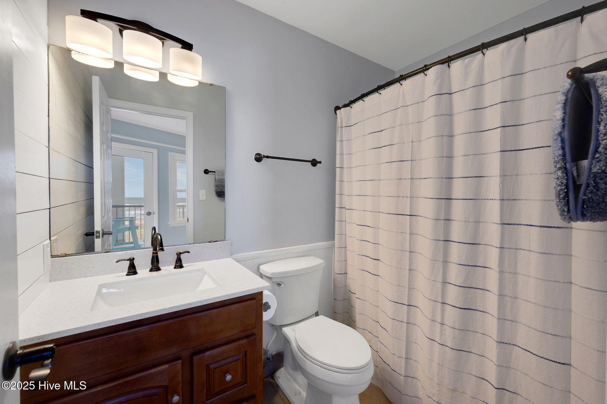 100498114 | Photo 22