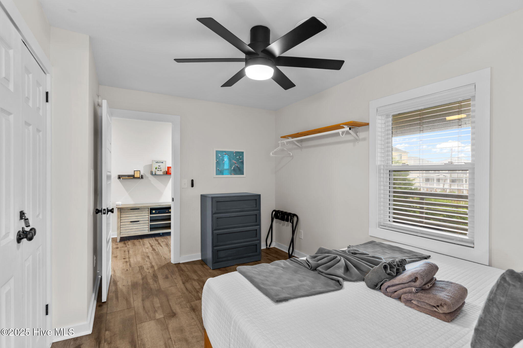 100526073 | Photo 38