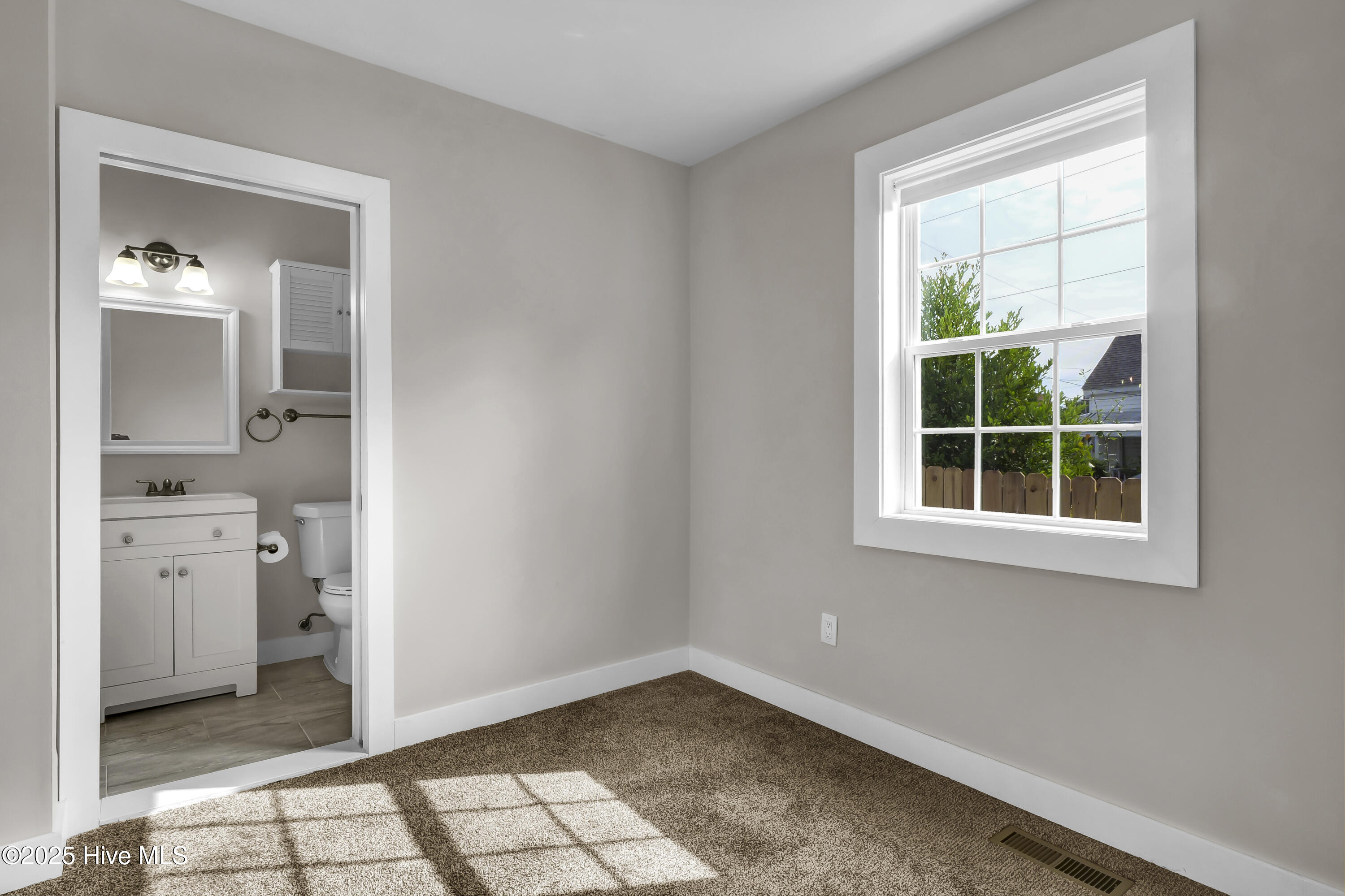 100556721 | Photo 20